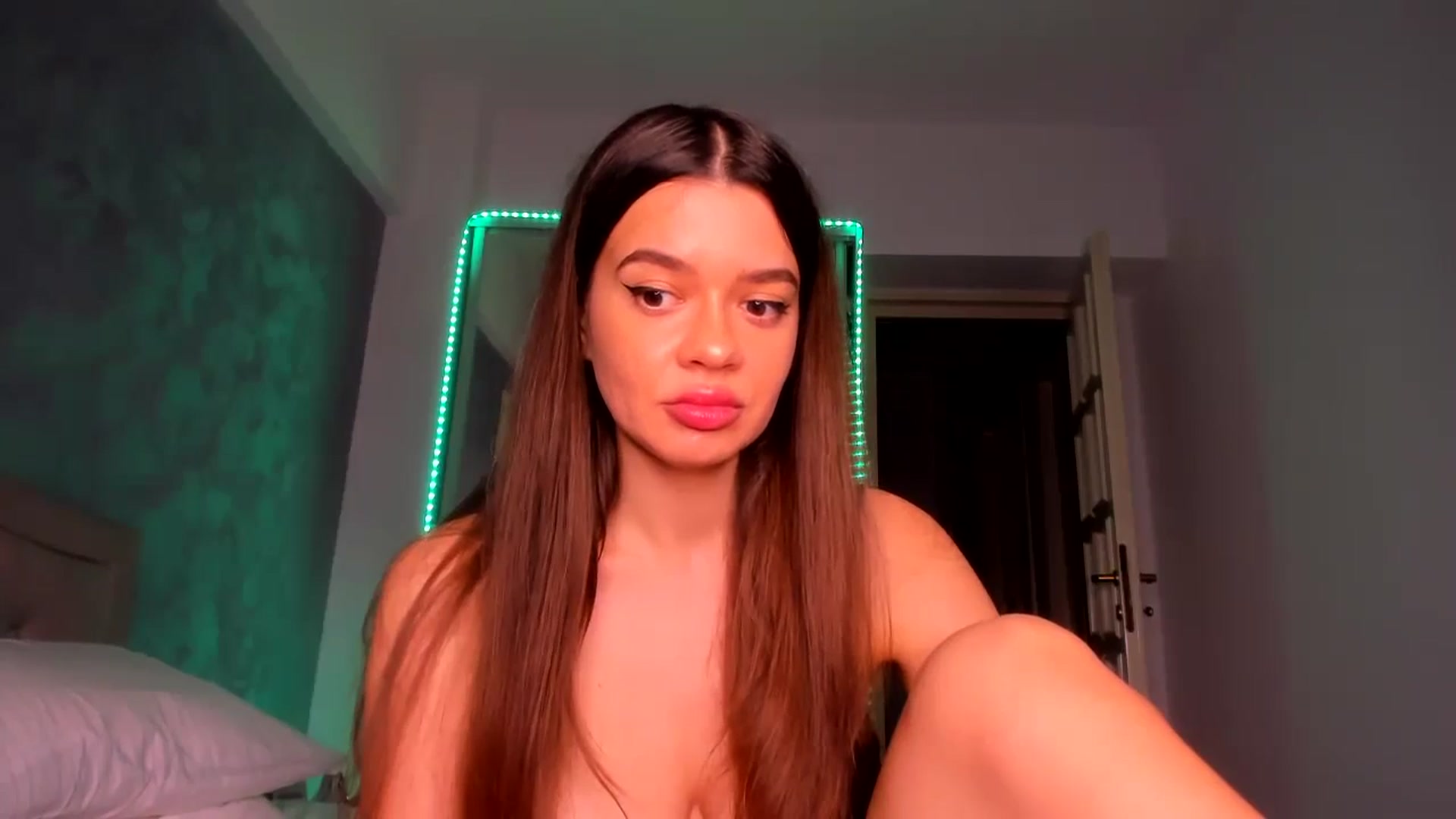 Gallery image thumbnail from Miss_Medyson's myfreecams stream on, 11/01/2024, 18:08 image 19 of 20
