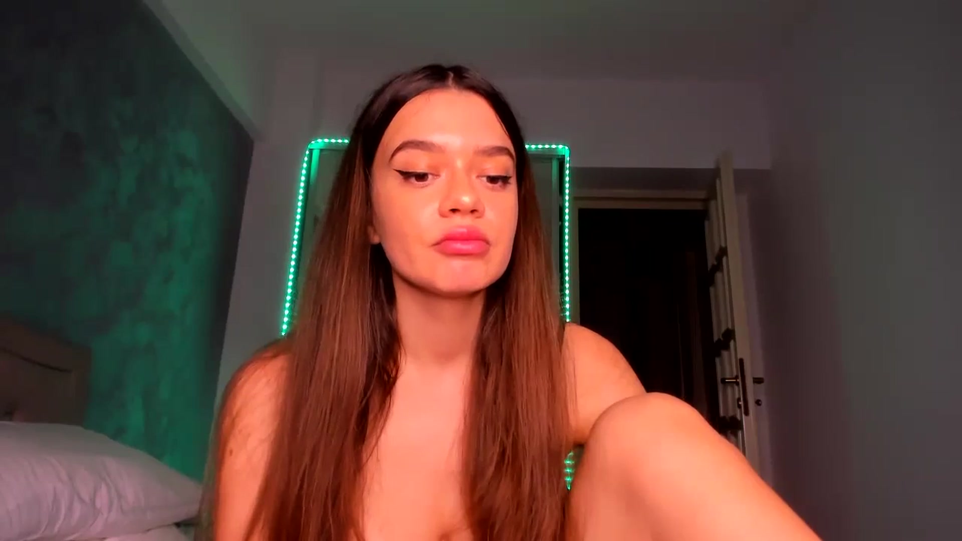 Gallery image thumbnail from Miss_Medyson's myfreecams stream on, 11/01/2024, 18:08 image 20 of 20