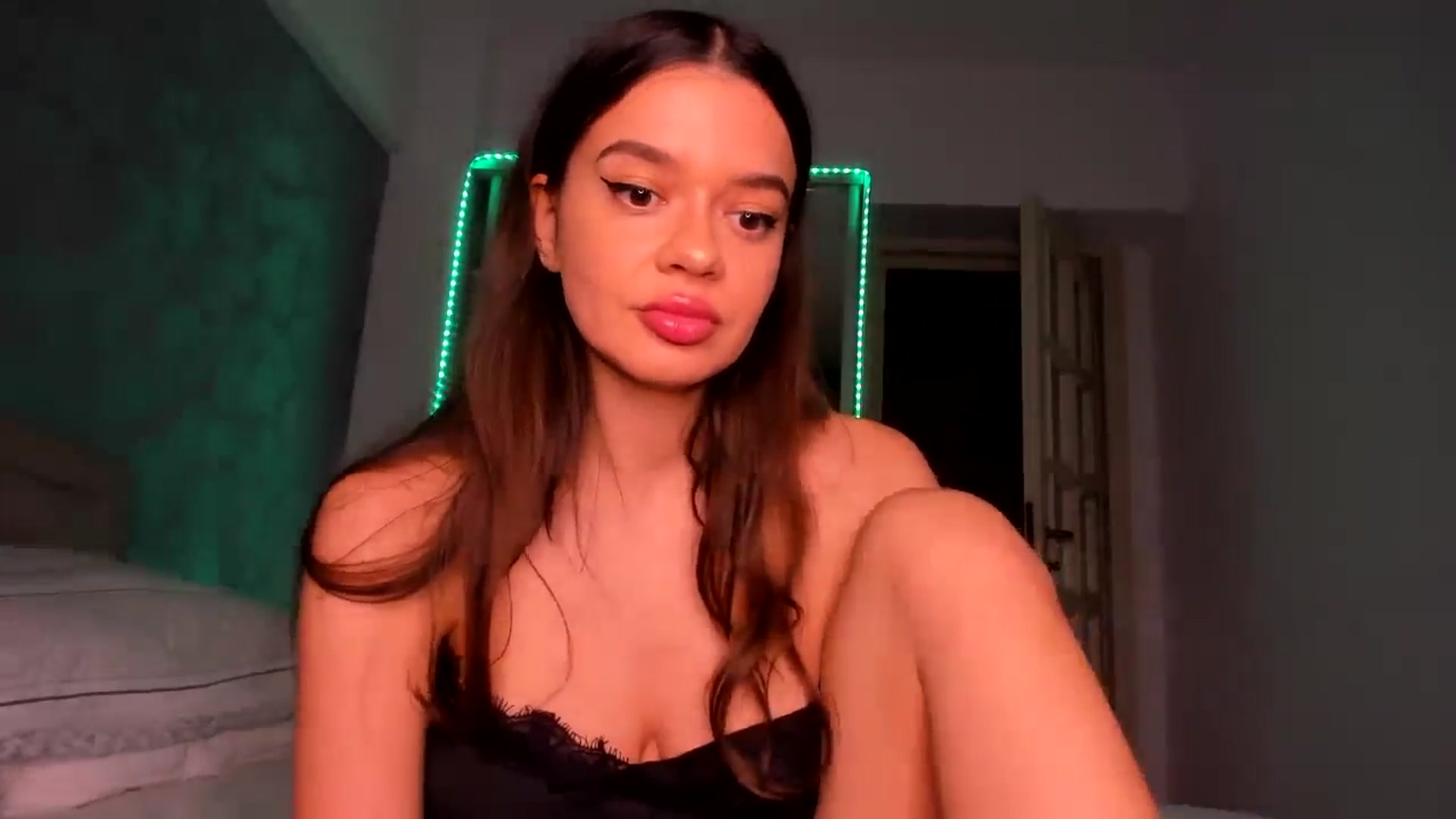 Gallery image thumbnail from Miss_Medyson's myfreecams stream on, 11/03/2024, 20:34 image 11 of 20