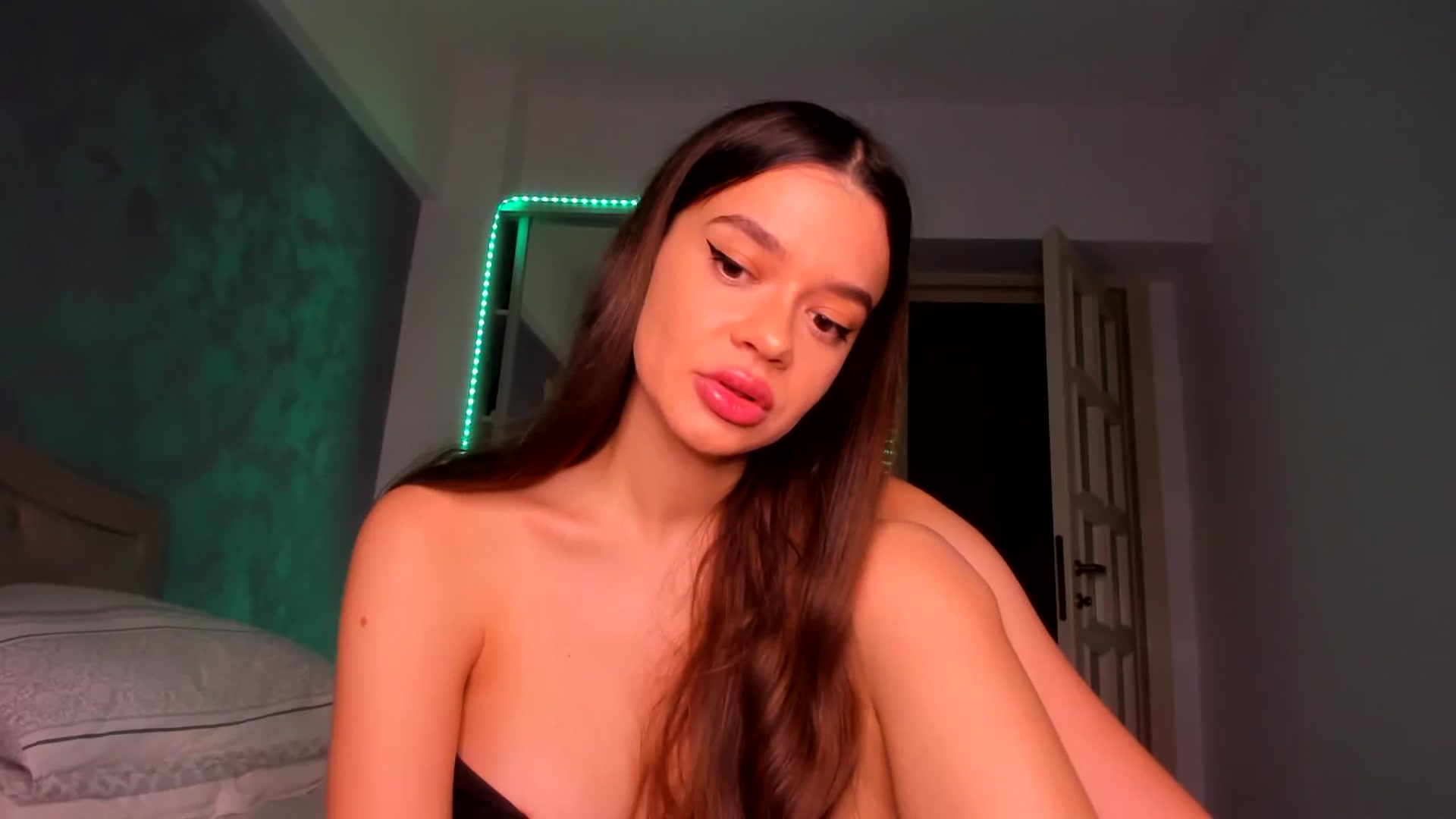 Gallery image thumbnail from Miss_Medyson's myfreecams stream on, 11/03/2024, 20:34 image 3 of 20