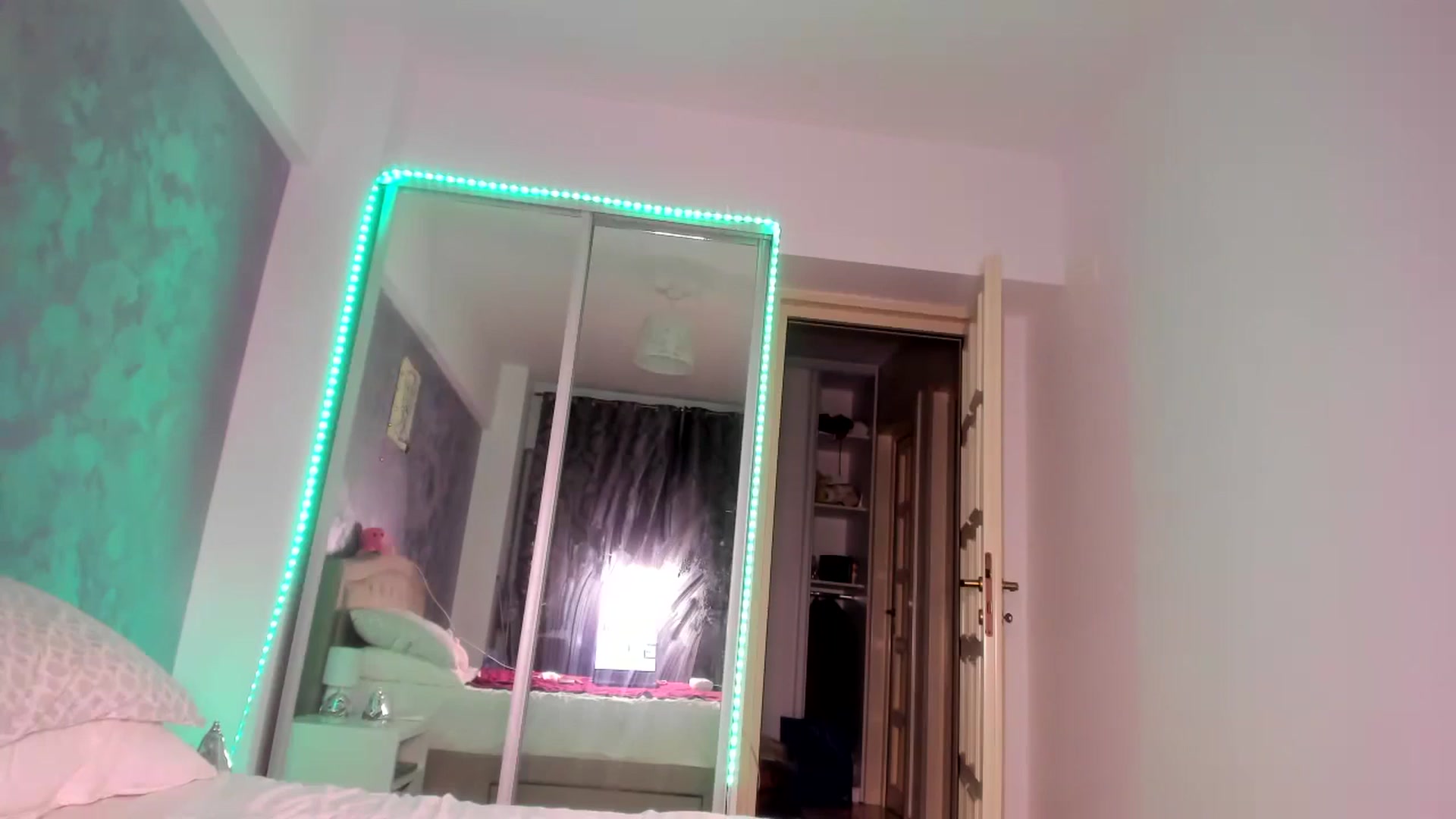 Gallery image thumbnail from Miss_Medyson's myfreecams stream on, 11/05/2024, 17:27 image 18 of 20