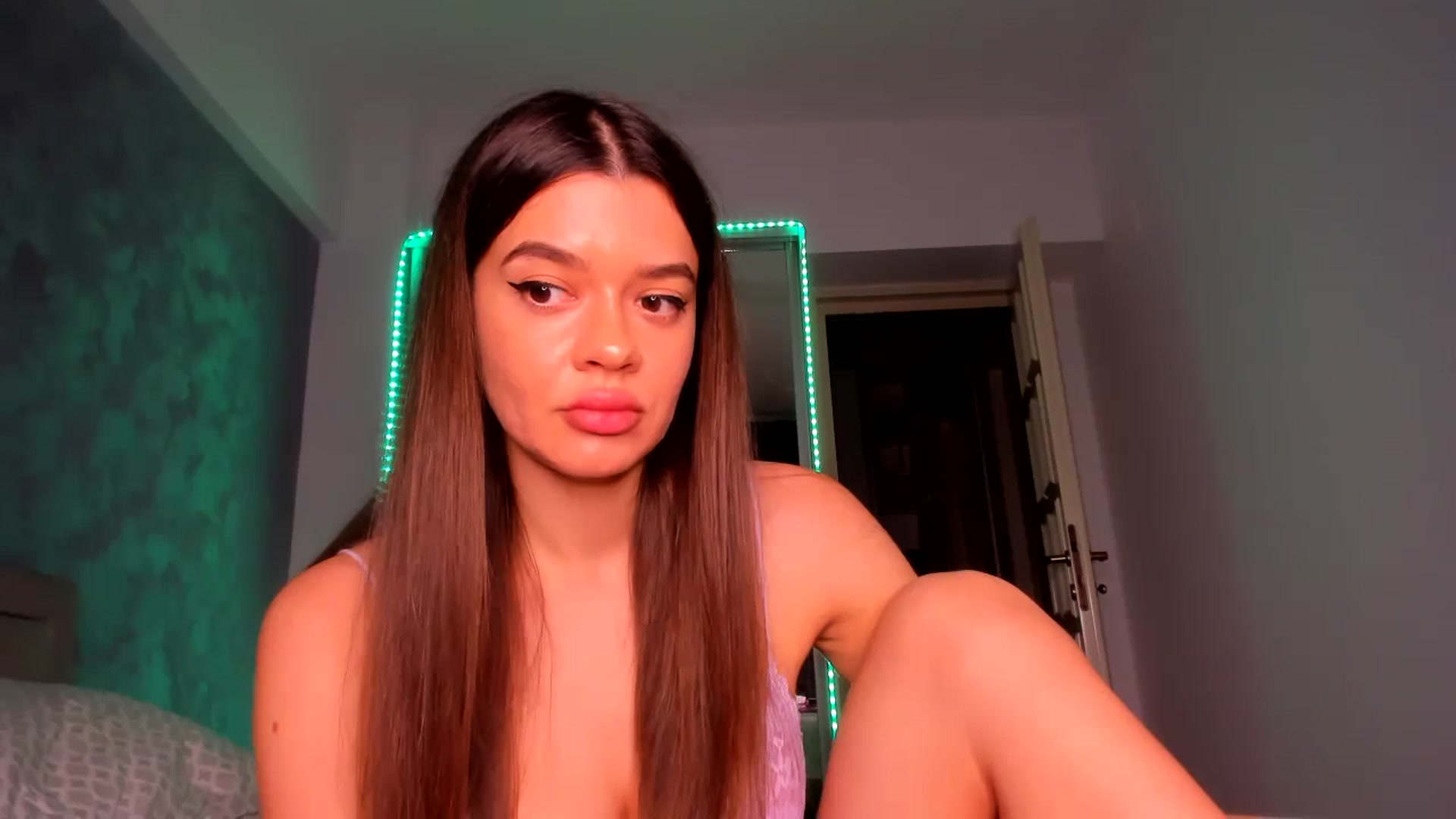 Gallery image thumbnail from Miss_Medyson's myfreecams stream on, 11/05/2024, 21:01 image 14 of 20