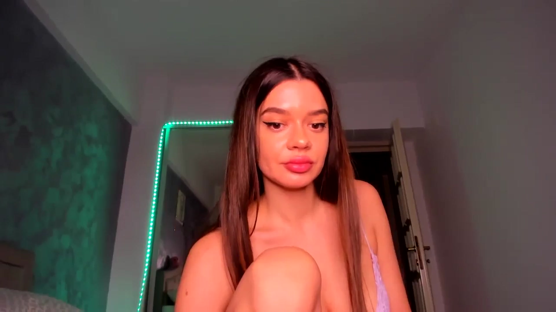 Gallery image thumbnail from Miss_Medyson's myfreecams stream on, 11/05/2024, 21:01 image 9 of 20