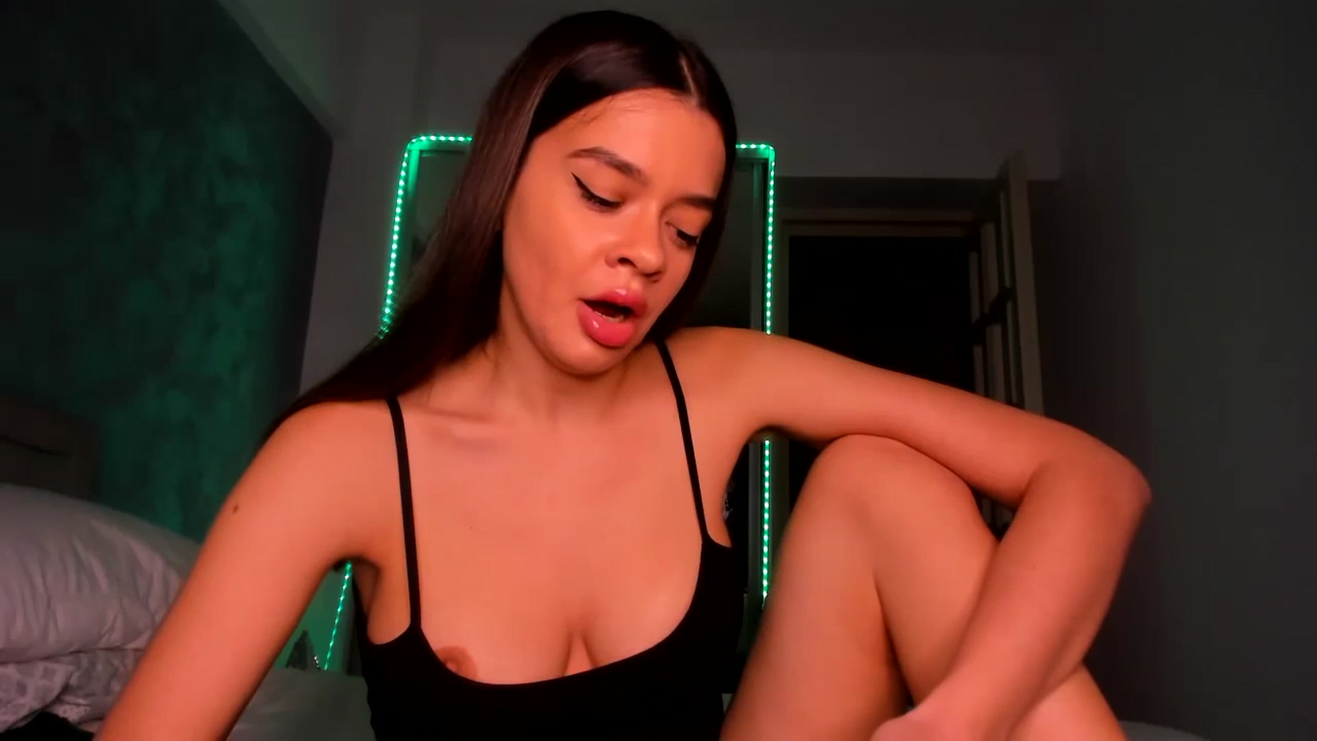 Gallery image thumbnail from Miss_Medyson's myfreecams stream on, 11/06/2024, 15:52 image 11 of 20