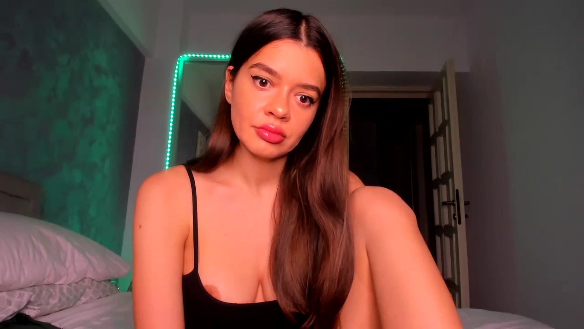 Gallery image thumbnail from Miss_Medyson's myfreecams stream on, 11/06/2024, 15:52 image 13 of 20