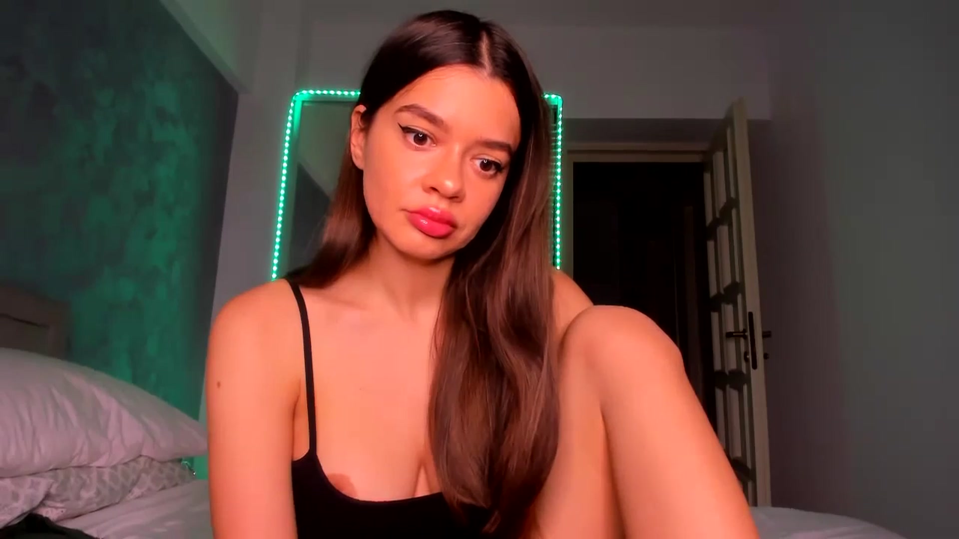 Gallery image thumbnail from Miss_Medyson's myfreecams stream on, 11/06/2024, 15:52 image 14 of 20