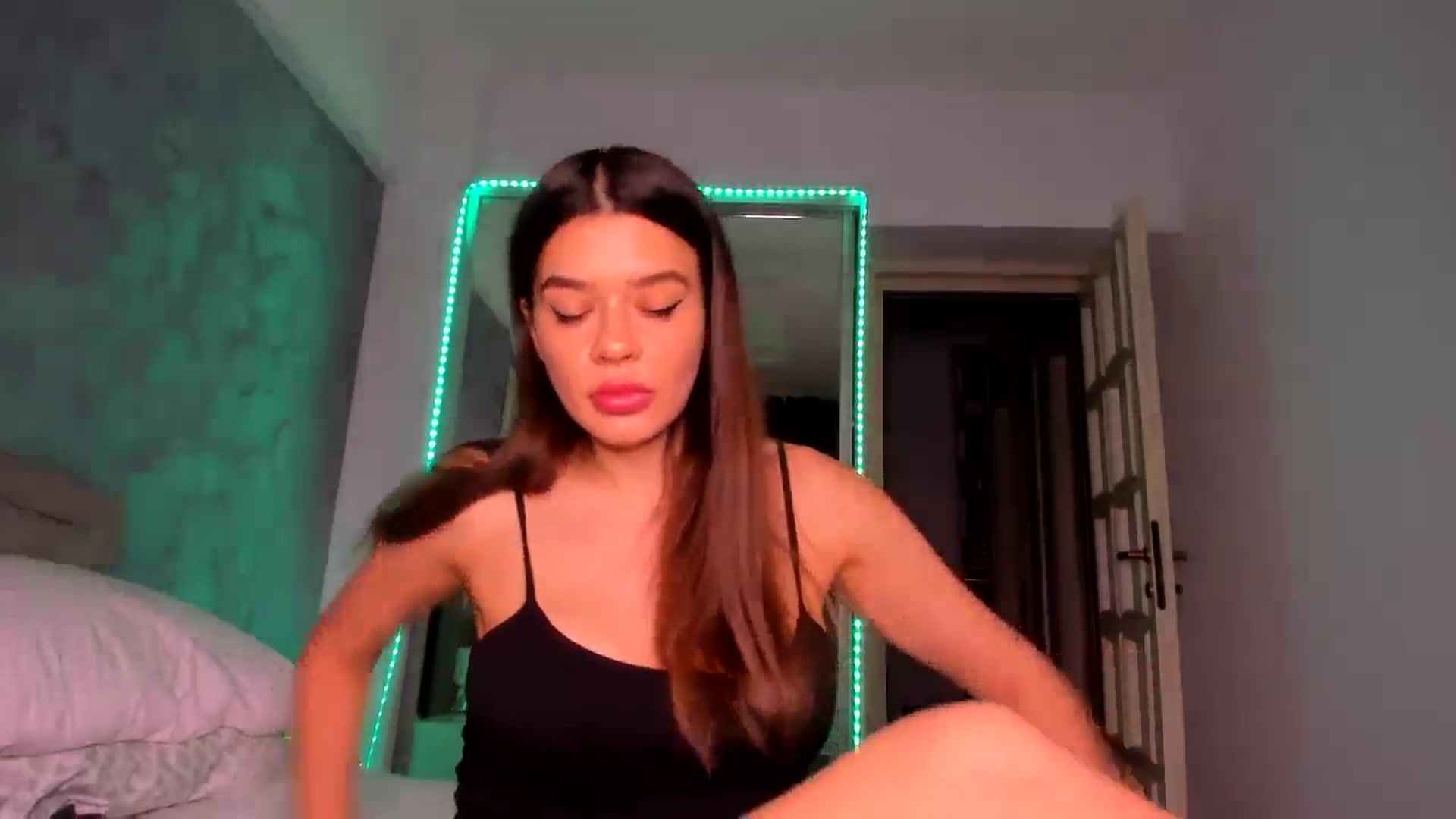 Gallery image thumbnail from Miss_Medyson's myfreecams stream on, 11/06/2024, 17:04 image 3 of 20