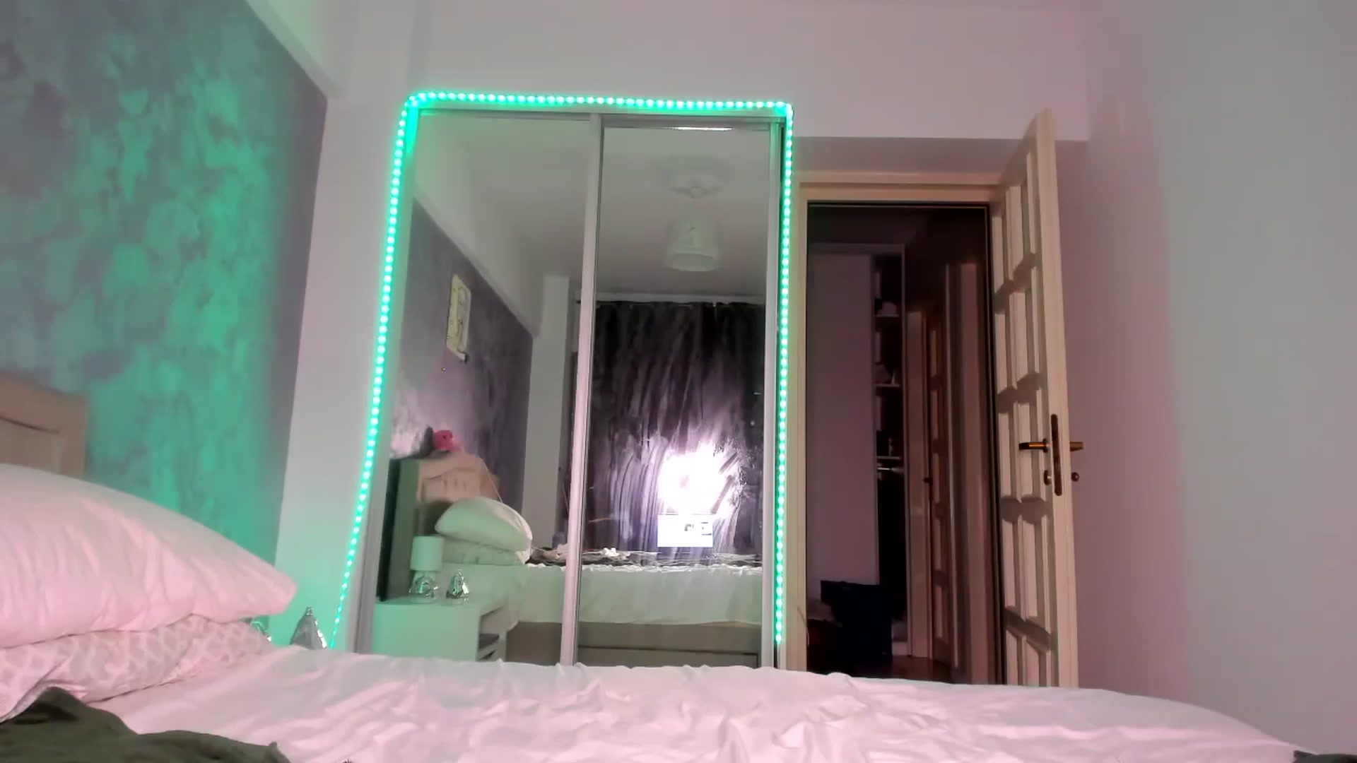 Gallery image thumbnail from Miss_Medyson's myfreecams stream on, 11/06/2024, 17:04 image 9 of 20