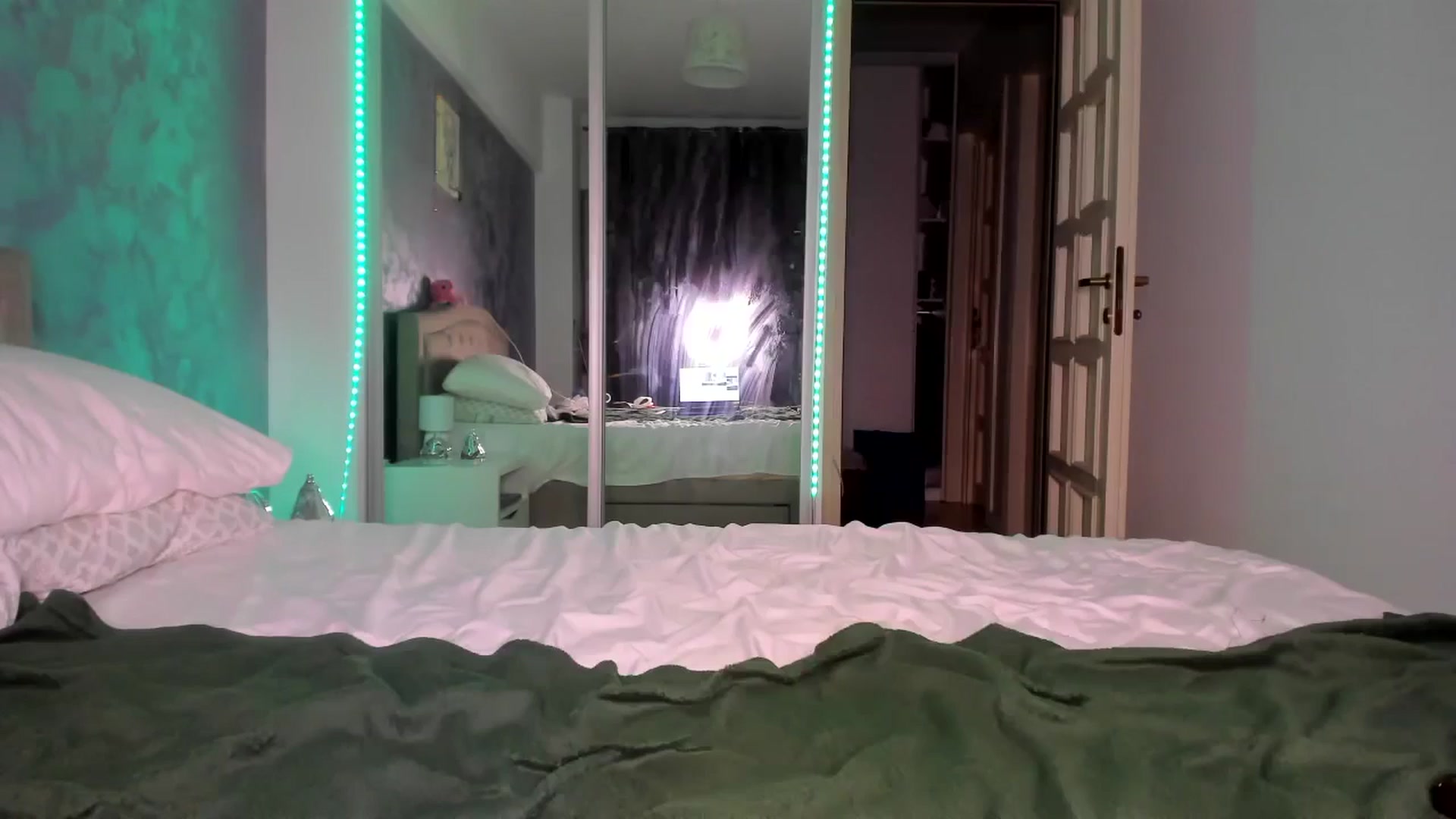 Gallery image thumbnail from Miss_Medyson's myfreecams stream on, 11/06/2024, 19:08 image 14 of 20