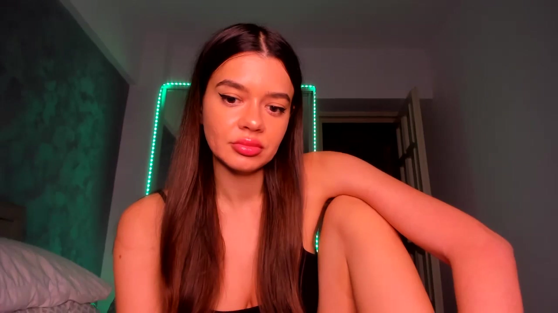 Gallery image thumbnail from Miss_Medyson's myfreecams stream on, 11/06/2024, 19:08 image 13 of 20