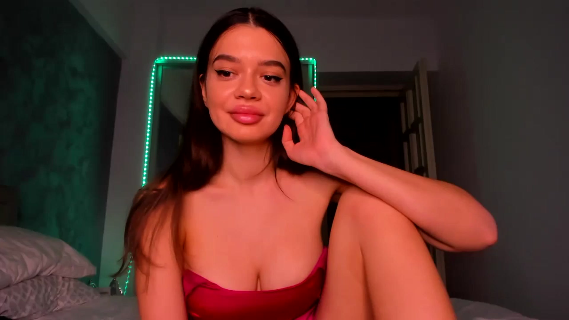 Gallery image thumbnail from Miss_Medyson's myfreecams stream on, 11/08/2024, 19:19 image 19 of 20
