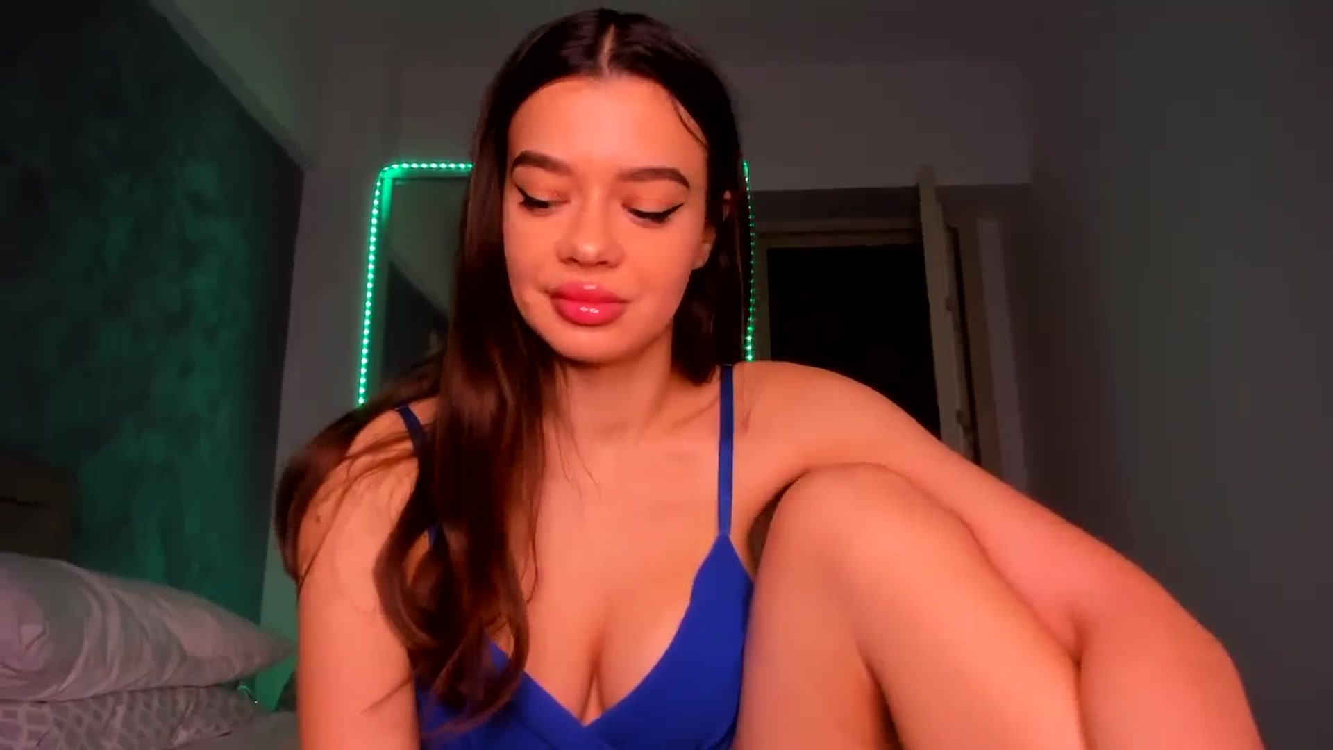 Gallery image thumbnail from Miss_Medyson's myfreecams stream on, 11/11/2024, 10:02 image 6 of 20
