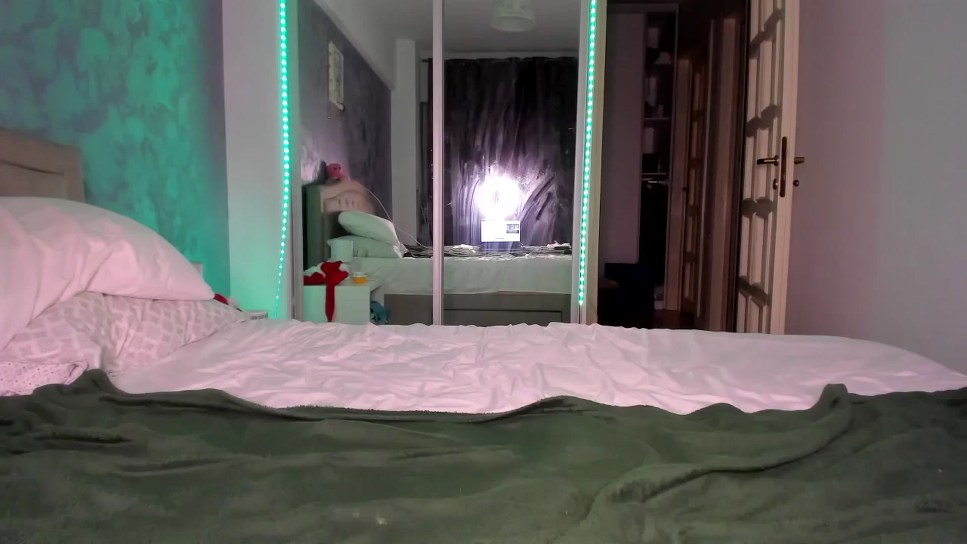 Gallery image thumbnail from Miss_Medyson's myfreecams stream on, 11/12/2024, 17:45 image 19 of 20