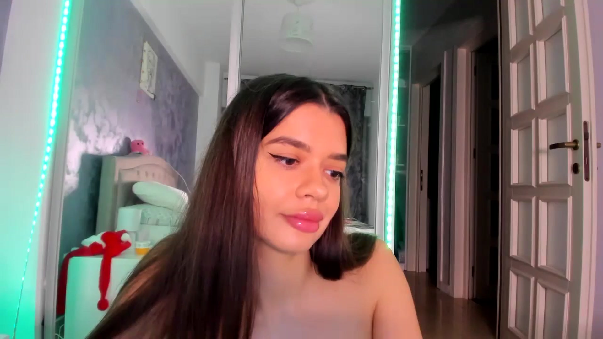 Gallery image thumbnail from Miss_Medyson's myfreecams stream on, 11/12/2024, 19:30 image 13 of 20