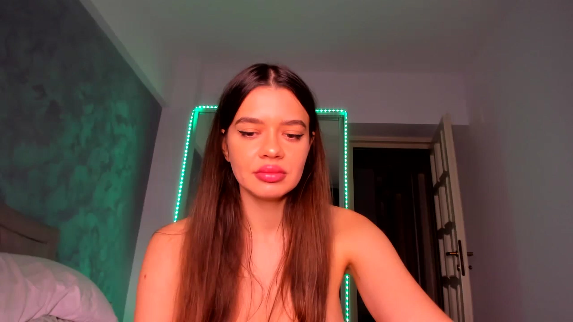 Gallery image thumbnail from Miss_Medyson's myfreecams stream on, 11/12/2024, 19:30 image 5 of 20
