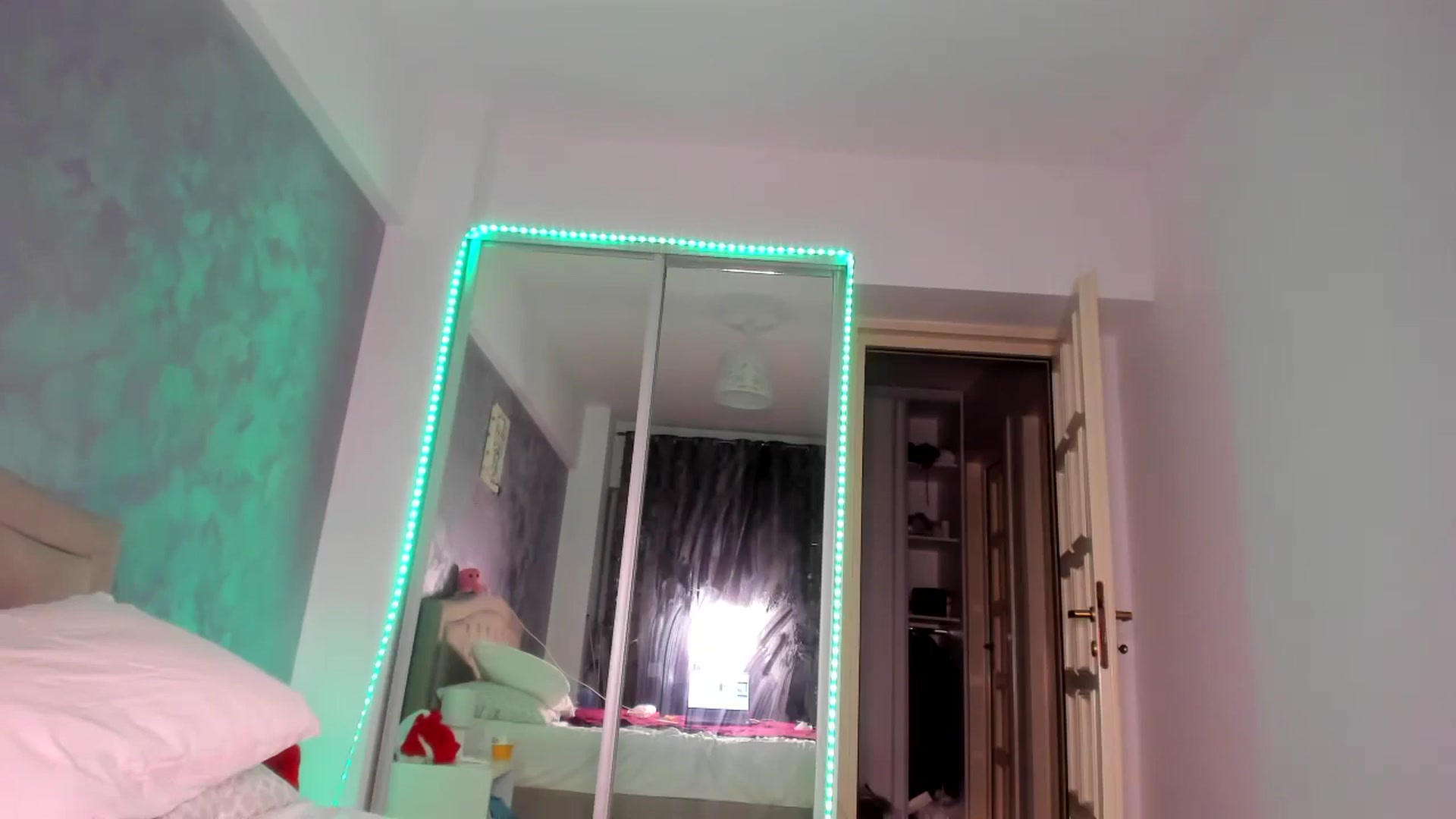 Gallery image thumbnail from Miss_Medyson's myfreecams stream on, 11/13/2024, 18:49 image 20 of 20