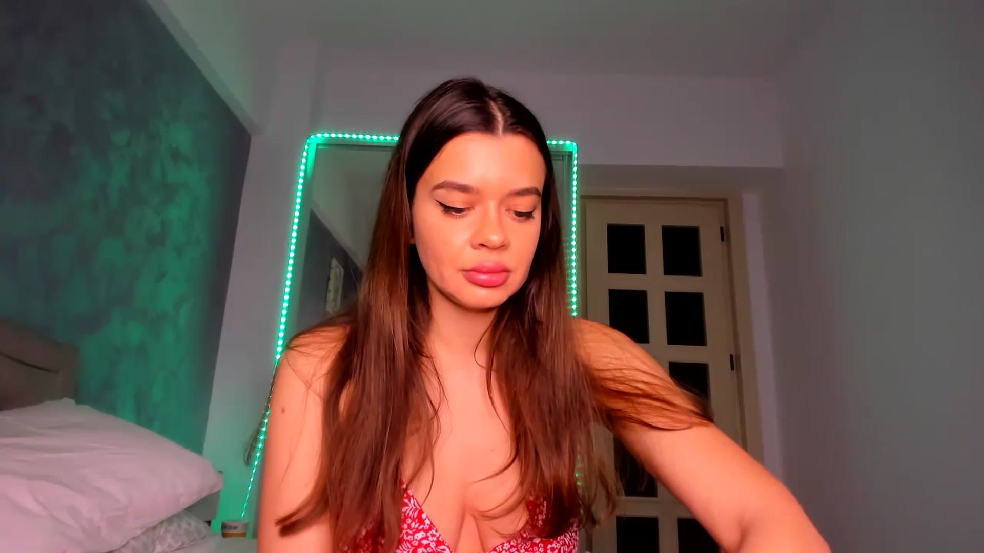 Gallery image thumbnail from Miss_Medyson's myfreecams stream on, 11/13/2024, 20:17 image 17 of 20