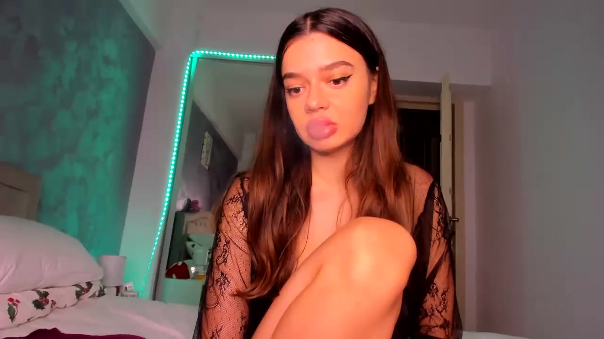 Gallery image thumbnail from Miss_Medyson's myfreecams stream on, 11/23/2024, 18:32 image 4 of 20