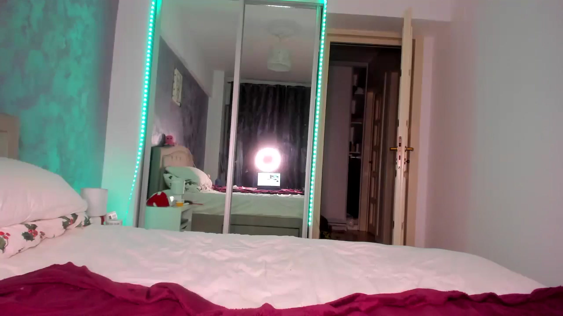 Gallery image thumbnail from Miss_Medyson's myfreecams stream on, 11/23/2024, 21:08 image 9 of 20