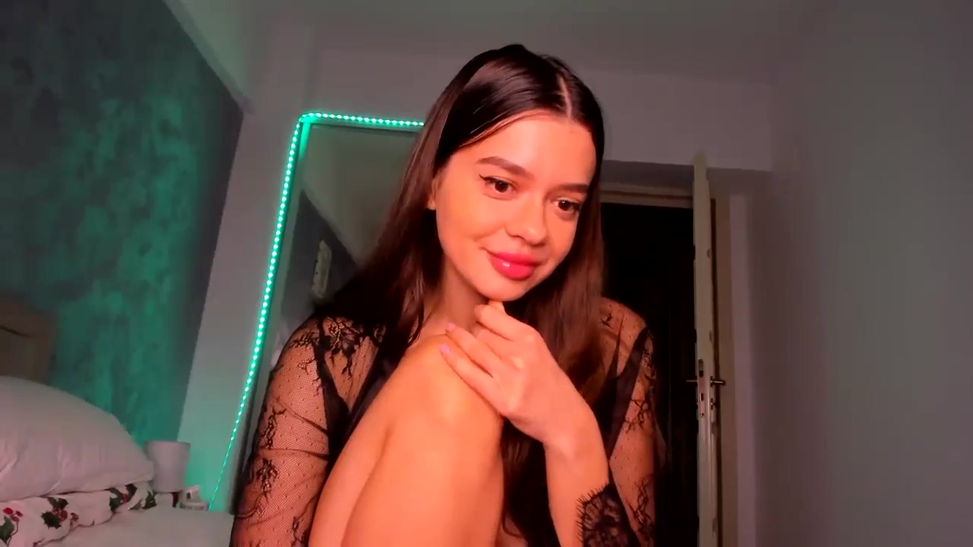 Gallery image thumbnail from Miss_Medyson's myfreecams stream on, 11/23/2024, 21:08 image 4 of 20