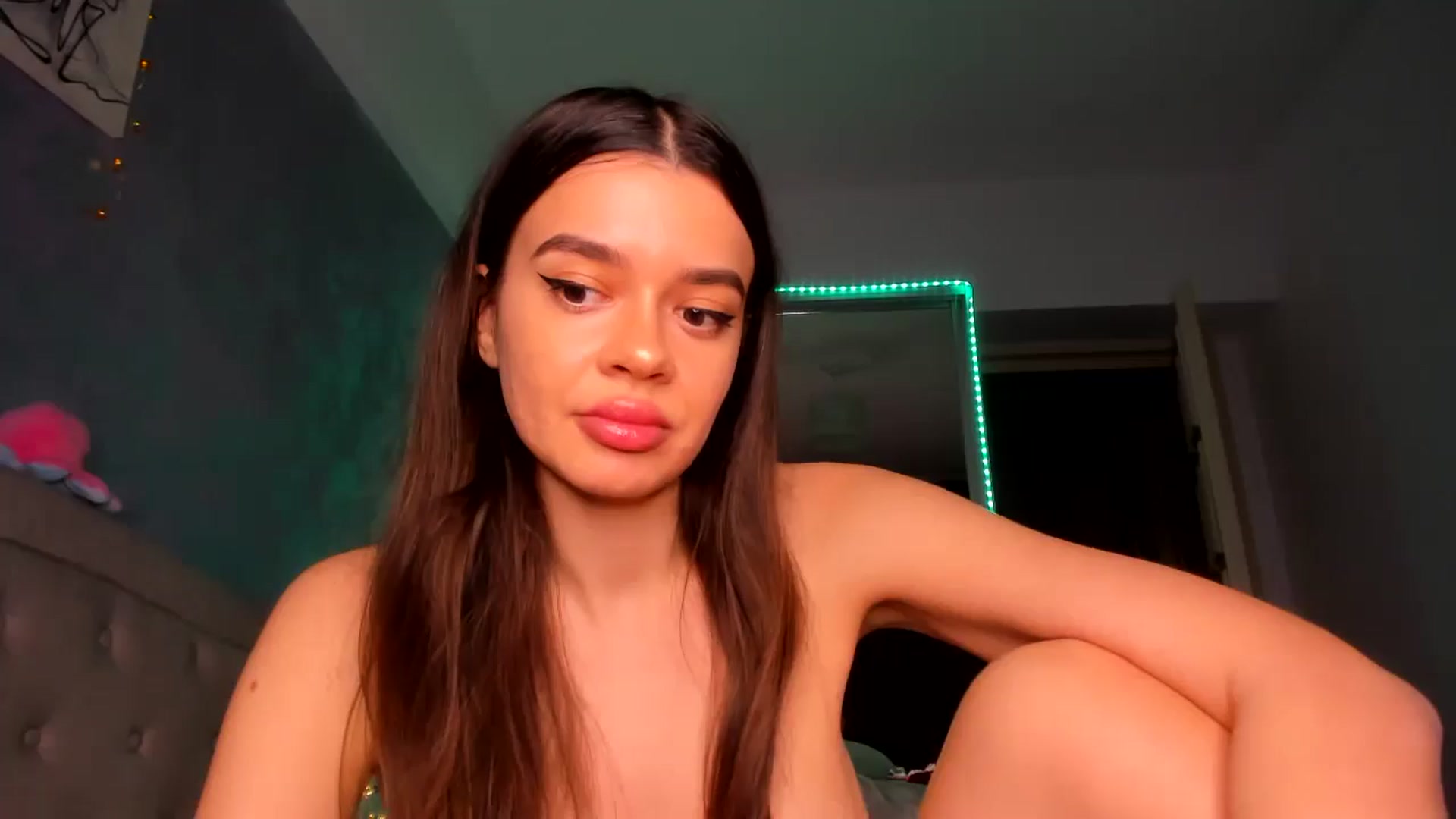 Gallery image thumbnail from Miss_Medyson's myfreecams stream on, 12/11/2024, 19:31 image 14 of 20