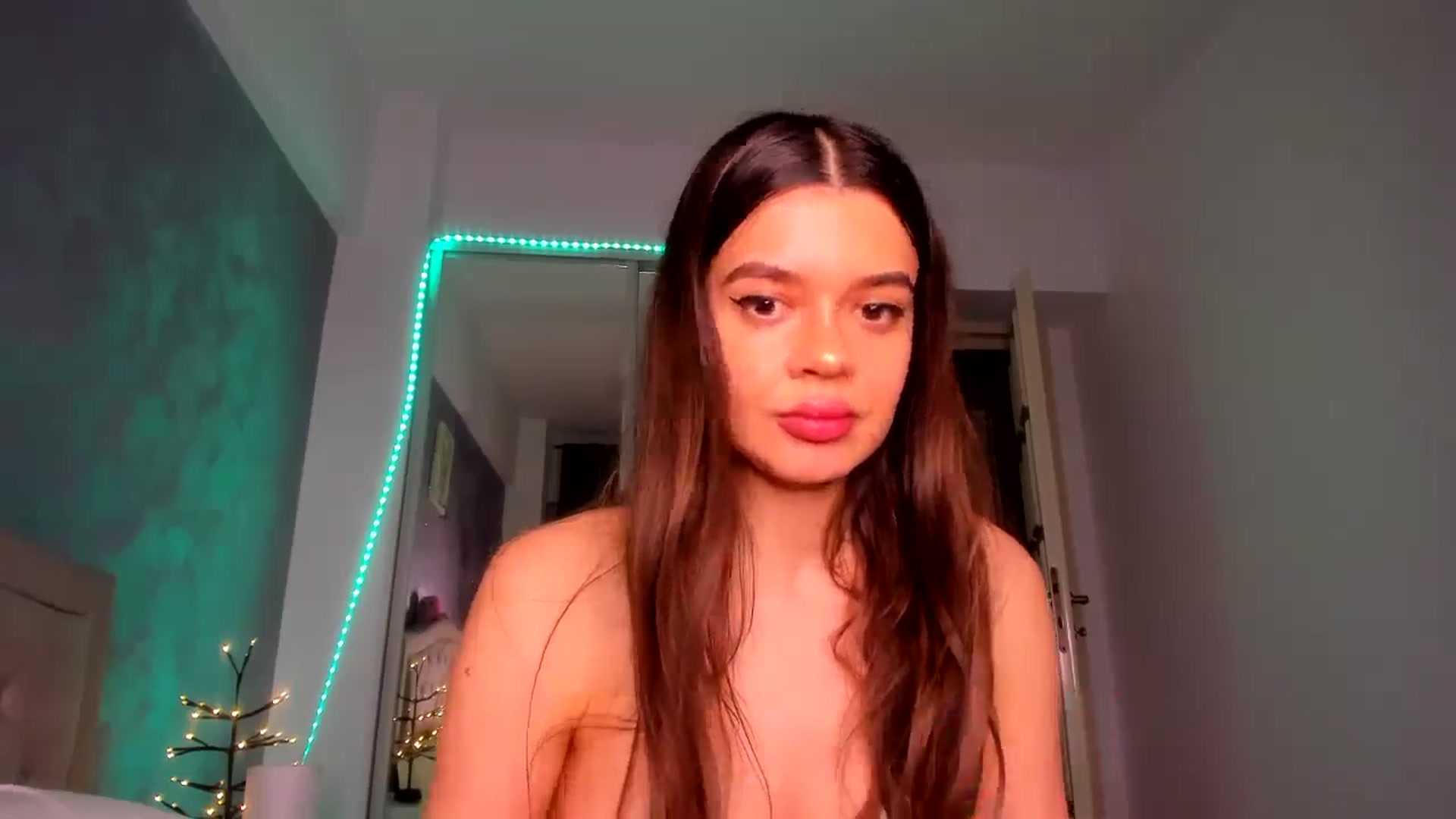 Gallery image thumbnail from Miss_Medyson's myfreecams stream on, 12/11/2024, 20:20 image 19 of 20