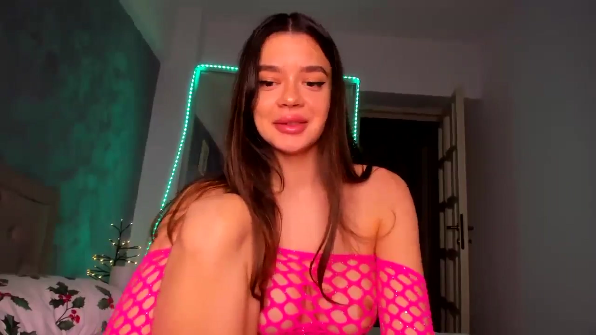 Gallery image thumbnail from Miss_Medyson's myfreecams stream on, 12/14/2024, 19:47 image 7 of 20