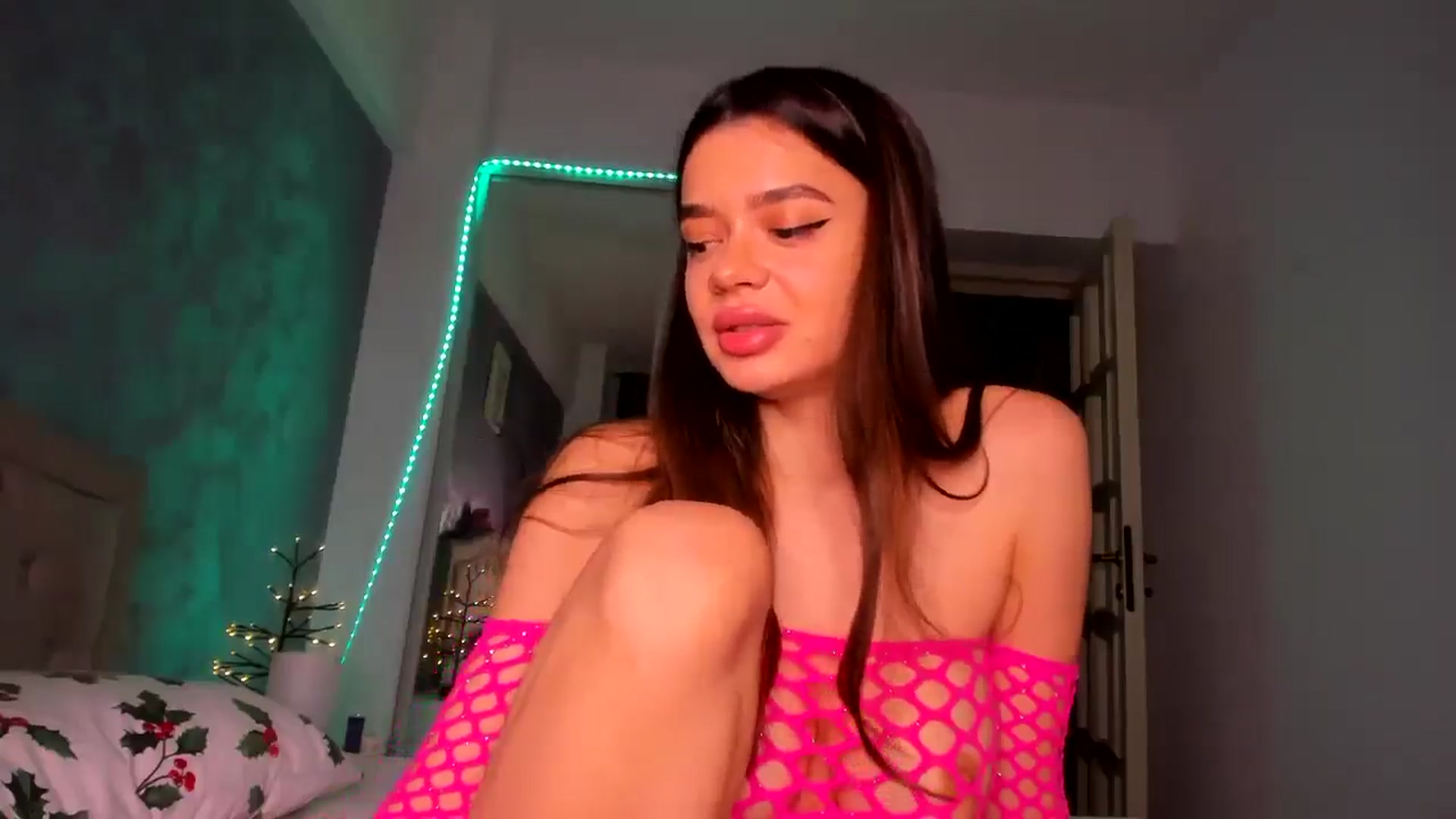 Gallery image thumbnail from Miss_Medyson's myfreecams stream on, 12/14/2024, 19:47 image 8 of 20