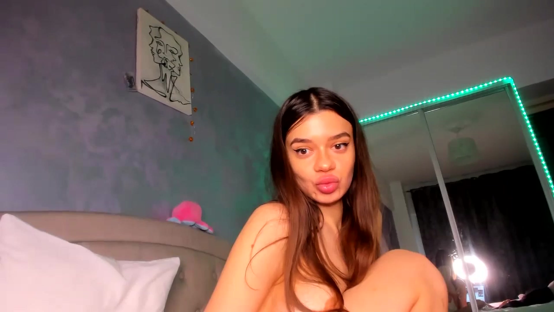 Gallery image thumbnail from Miss_Medyson's myfreecams stream on, 12/26/2024, 12:37 image 19 of 20