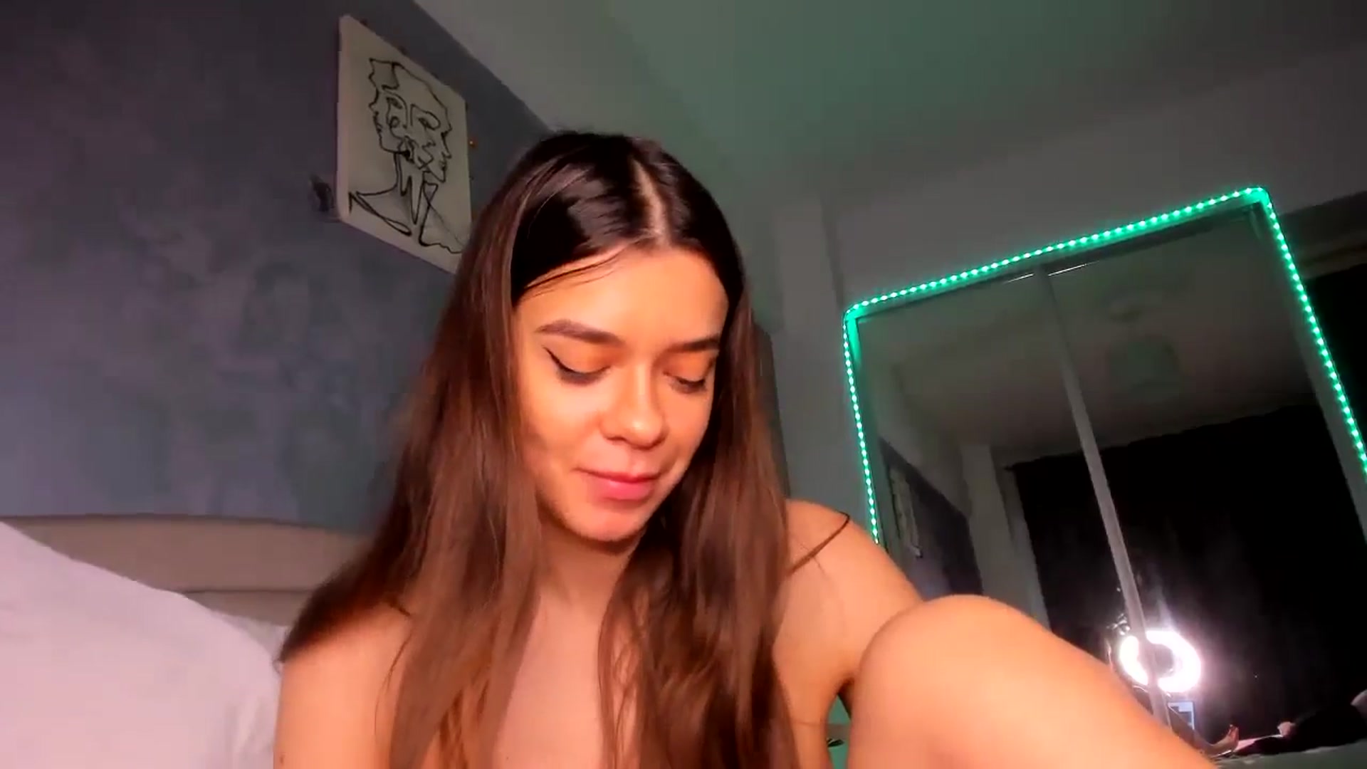 Gallery image thumbnail from Miss_Medyson's myfreecams stream on, 12/26/2024, 12:37 image 17 of 20