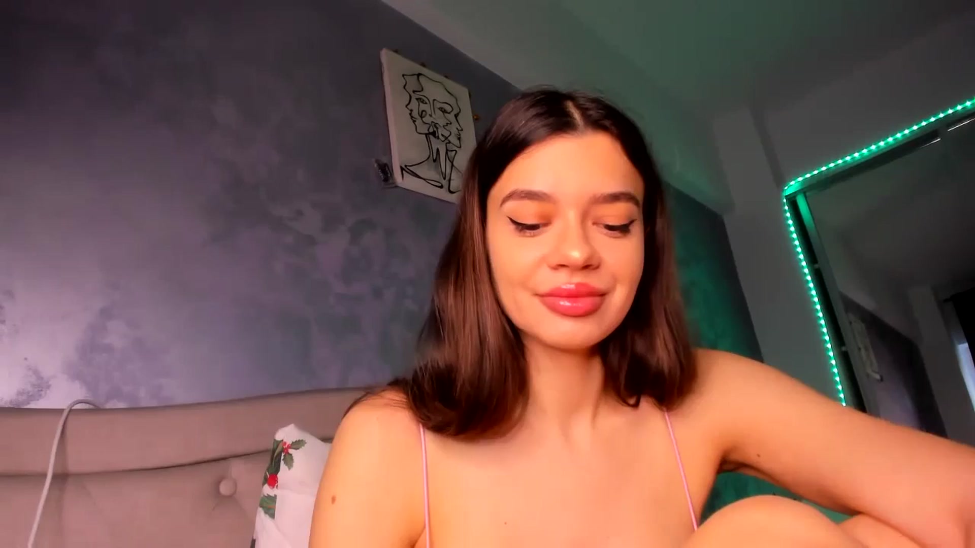 Gallery image thumbnail from Miss_Medyson's myfreecams stream on, 01/04/2025, 10:32 image 9 of 20