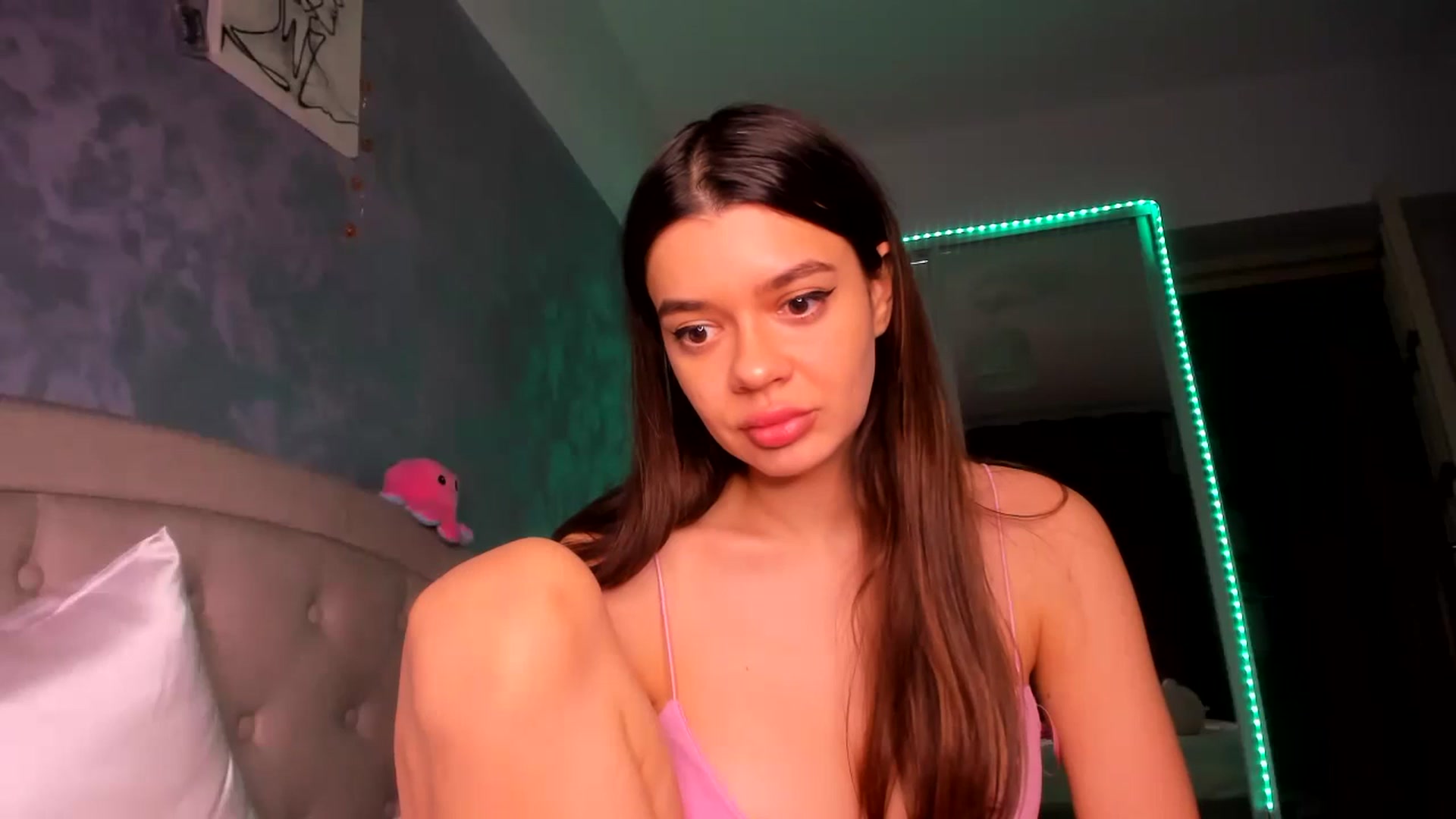 Gallery image thumbnail from Miss_Medyson's myfreecams stream on, 01/14/2025, 20:43 image 17 of 20