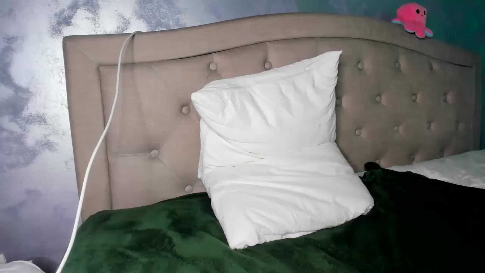 Gallery image thumbnail from Miss_Medyson's myfreecams stream on, 01/20/2025, 19:00 image 19 of 20
