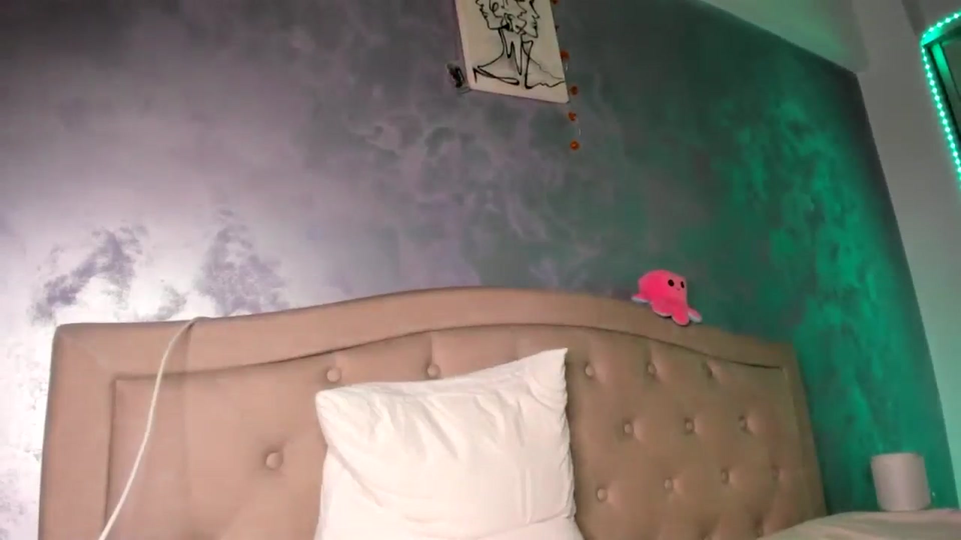 Gallery image thumbnail from Miss_Medyson's myfreecams stream on, 01/20/2025, 19:00 image 20 of 20