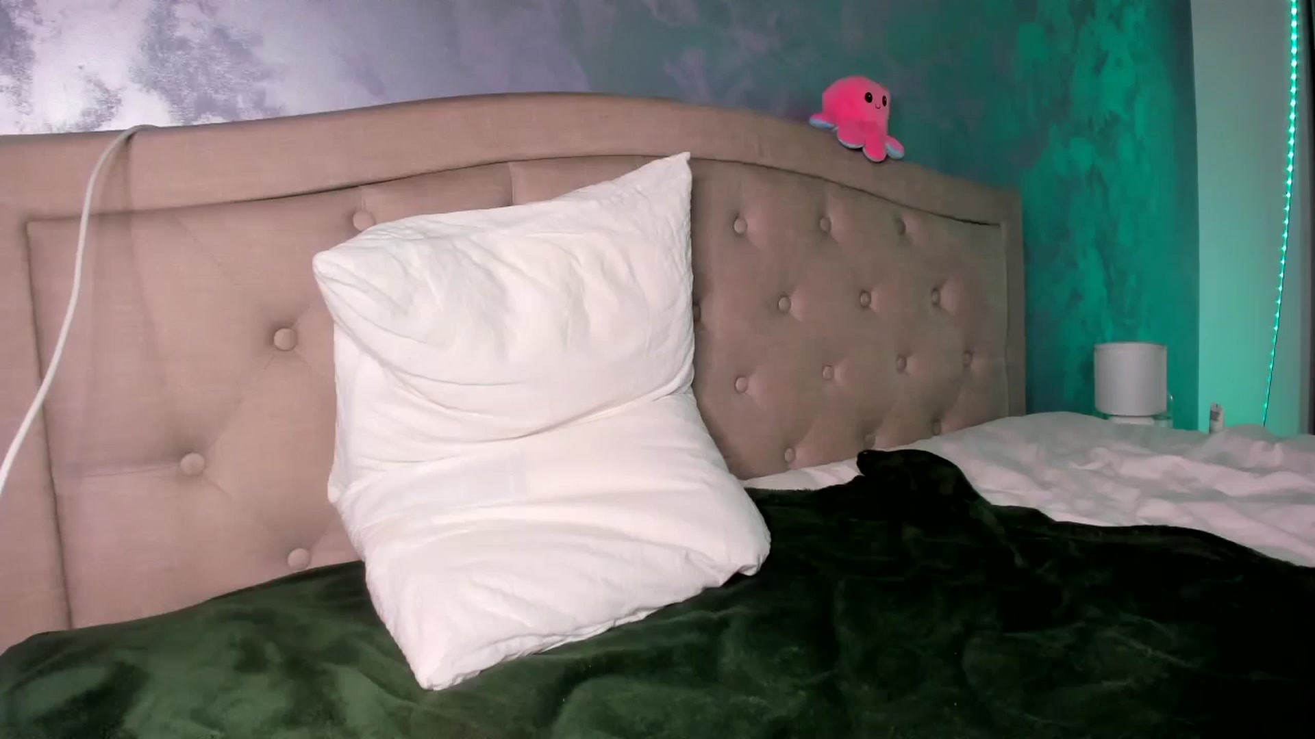 Gallery image thumbnail from Miss_Medyson's myfreecams stream on, 01/20/2025, 19:00 image 13 of 20