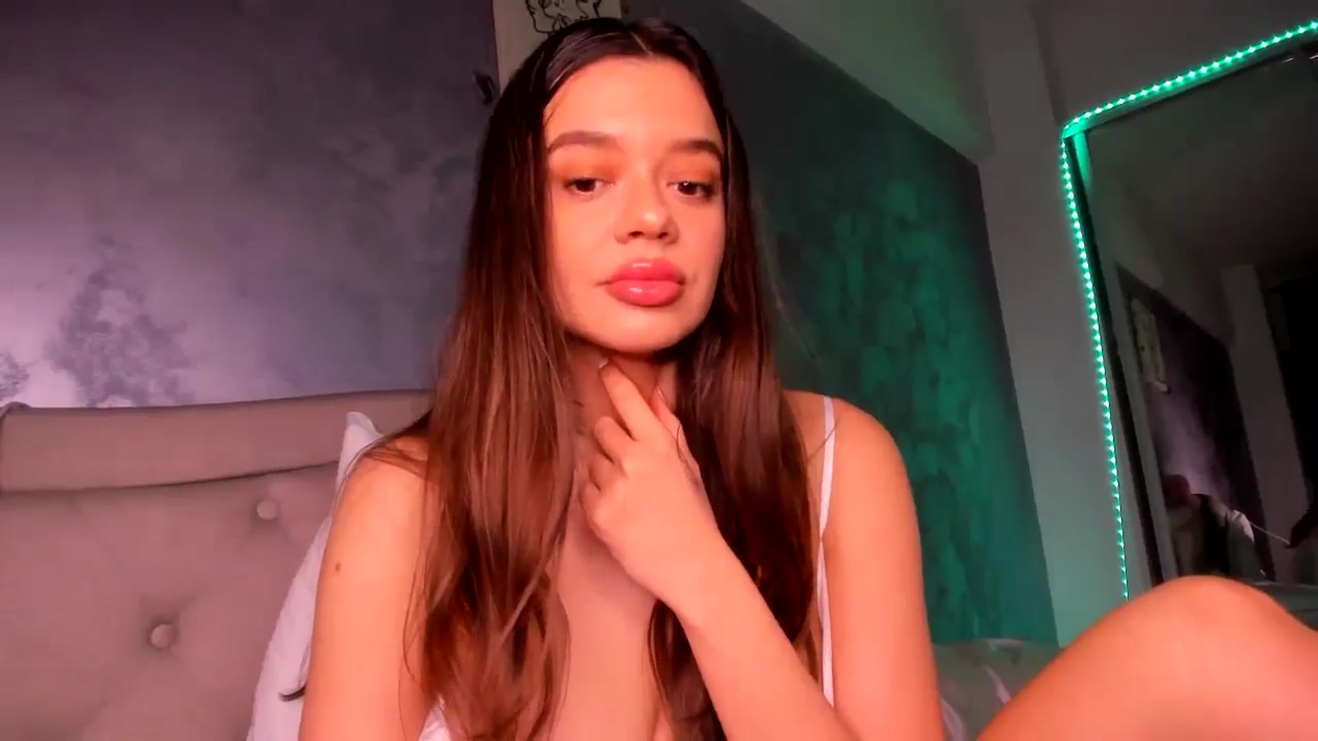 Gallery image thumbnail from Miss_Medyson's myfreecams stream on, 01/21/2025, 16:47 image 18 of 20