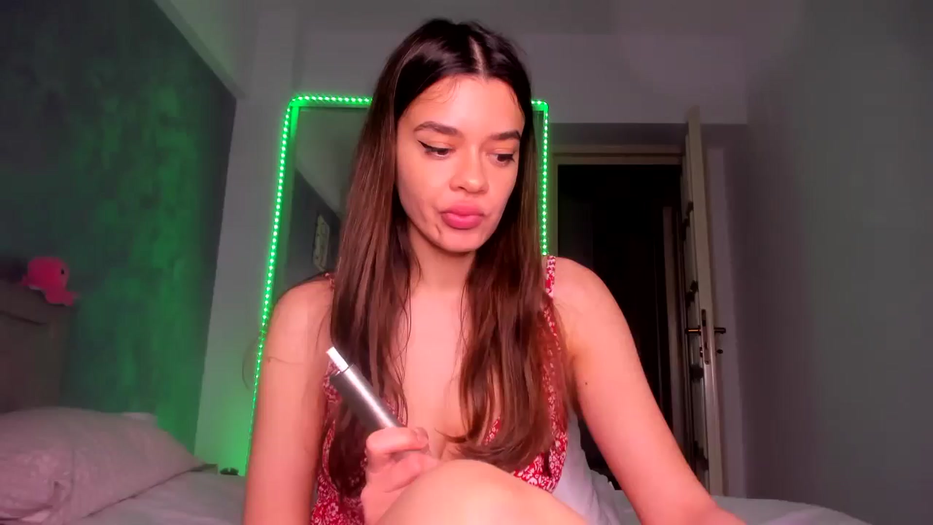 Gallery image thumbnail from Miss_Medyson's myfreecams stream on, 03/23/2025, 11:15 image 20 of 20