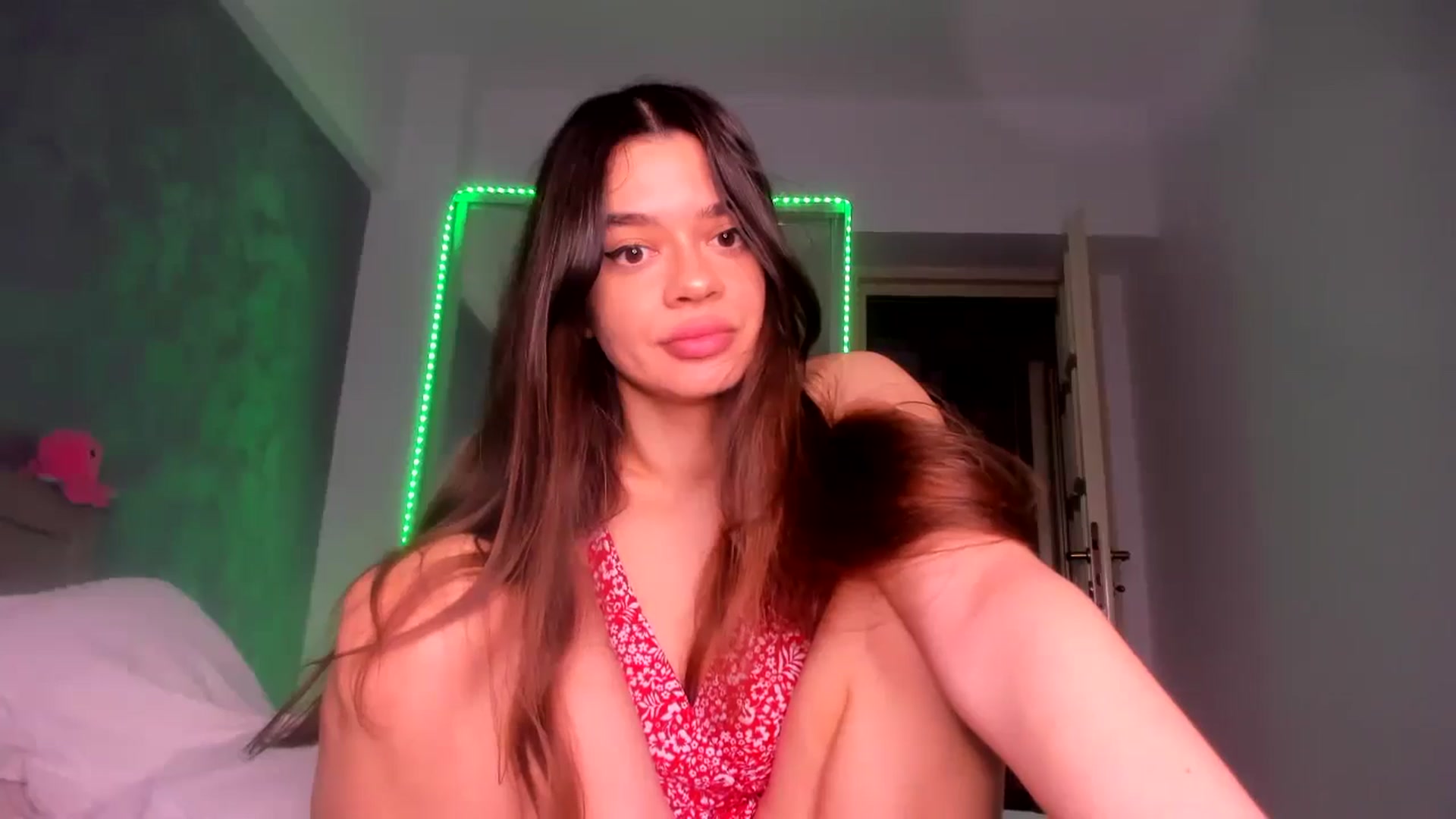 Gallery image thumbnail from Miss_Medyson's myfreecams stream on, 03/23/2025, 12:19 image 2 of 20