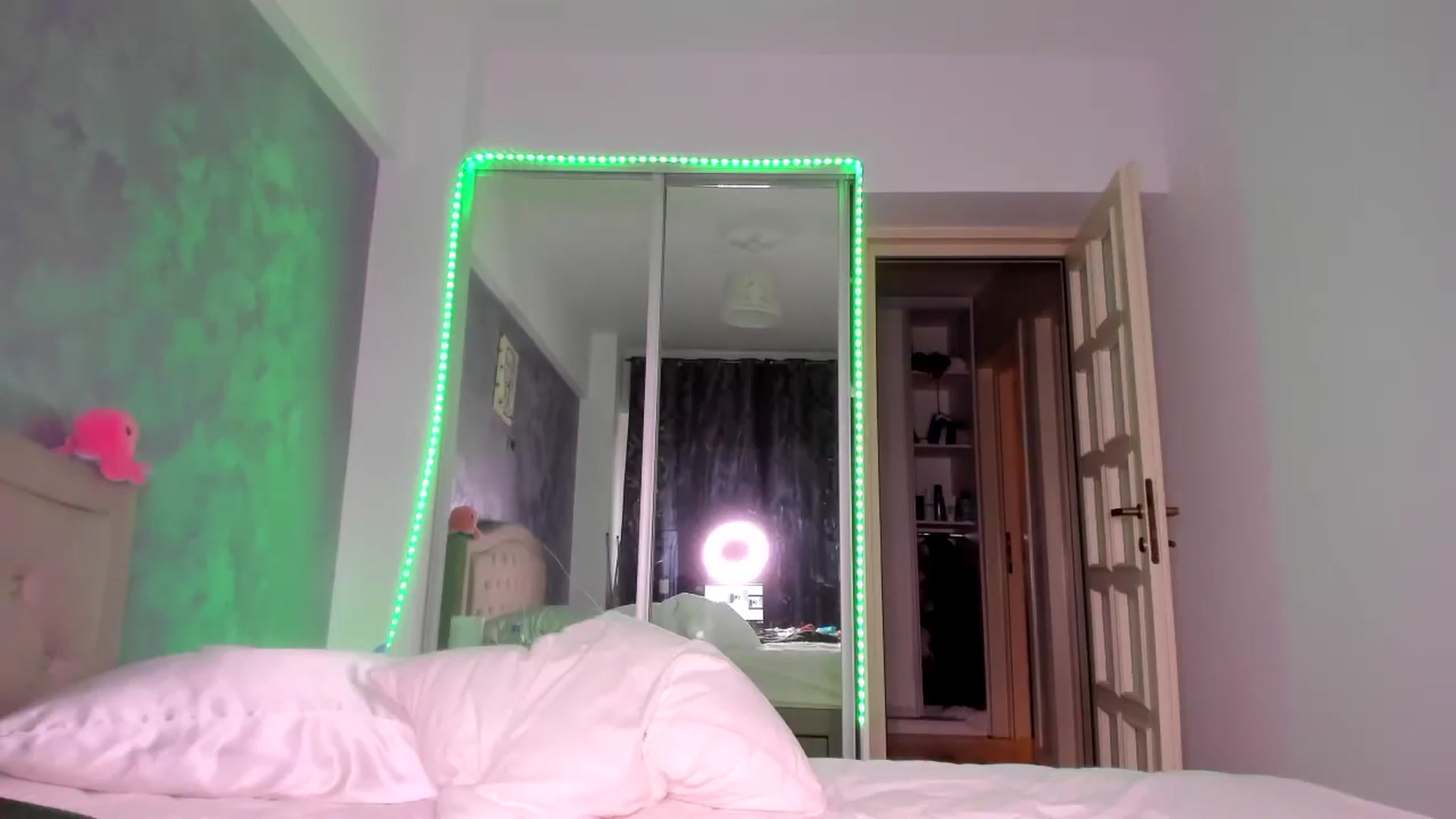 Gallery image thumbnail from Miss_Medyson's myfreecams stream on, 04/02/2025, 12:01 image 3 of 20