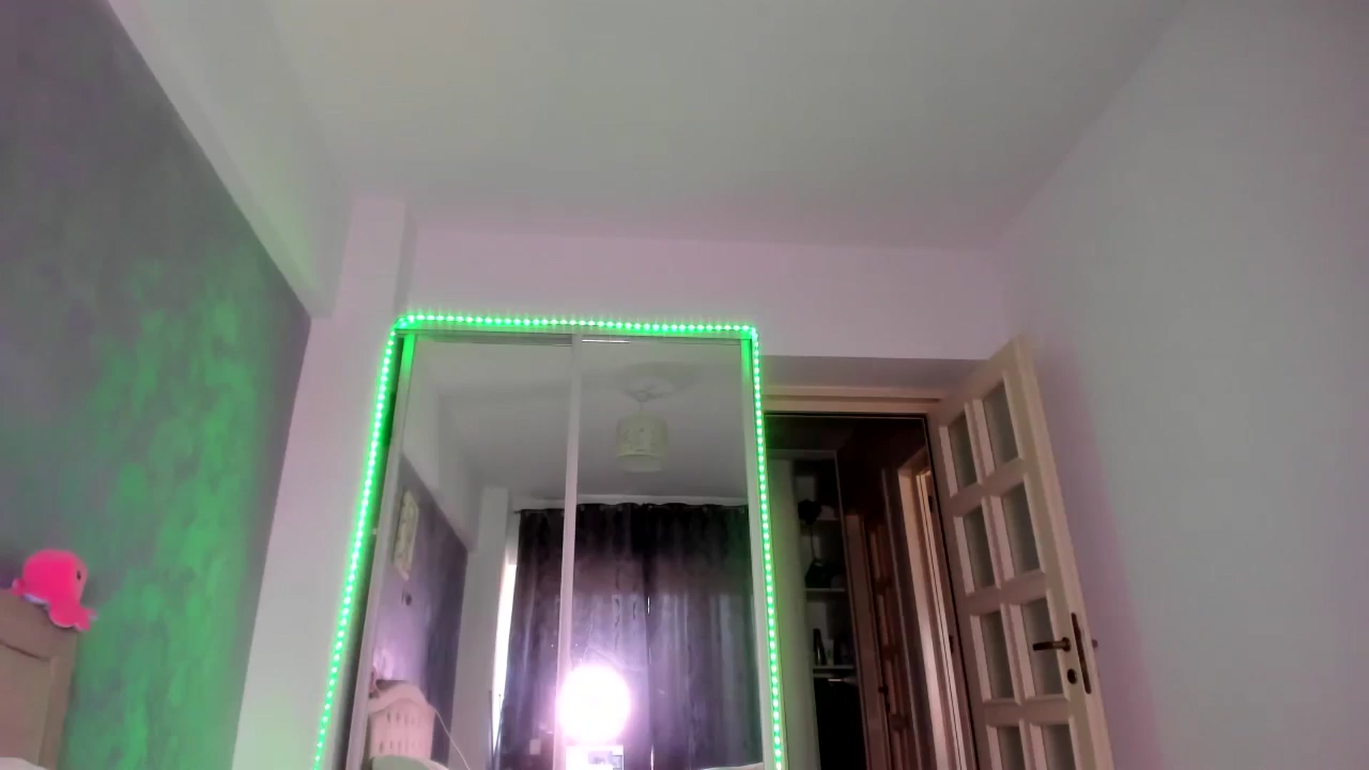 Gallery image thumbnail from Miss_Medyson's myfreecams stream on, 04/04/2025, 11:01 image 15 of 20