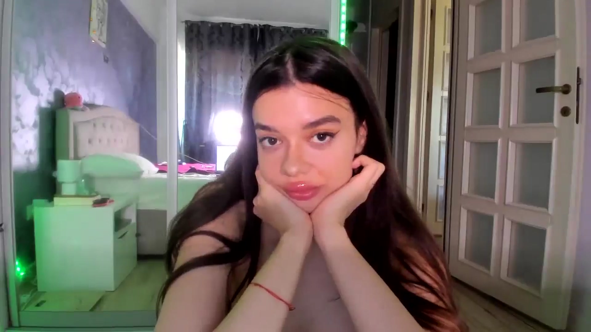 Gallery image thumbnail from Miss_Medyson's myfreecams stream on, 04/22/2025, 09:18 image 7 of 20