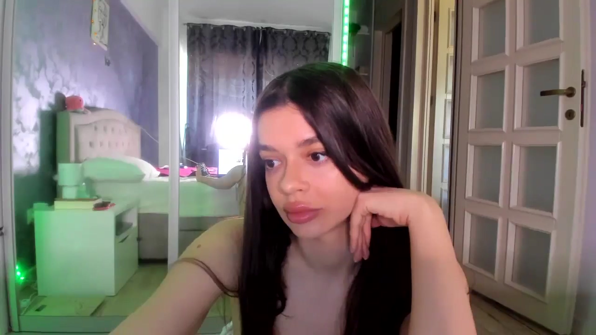 Gallery image thumbnail from Miss_Medyson's myfreecams stream on, 04/22/2025, 09:18 image 5 of 20