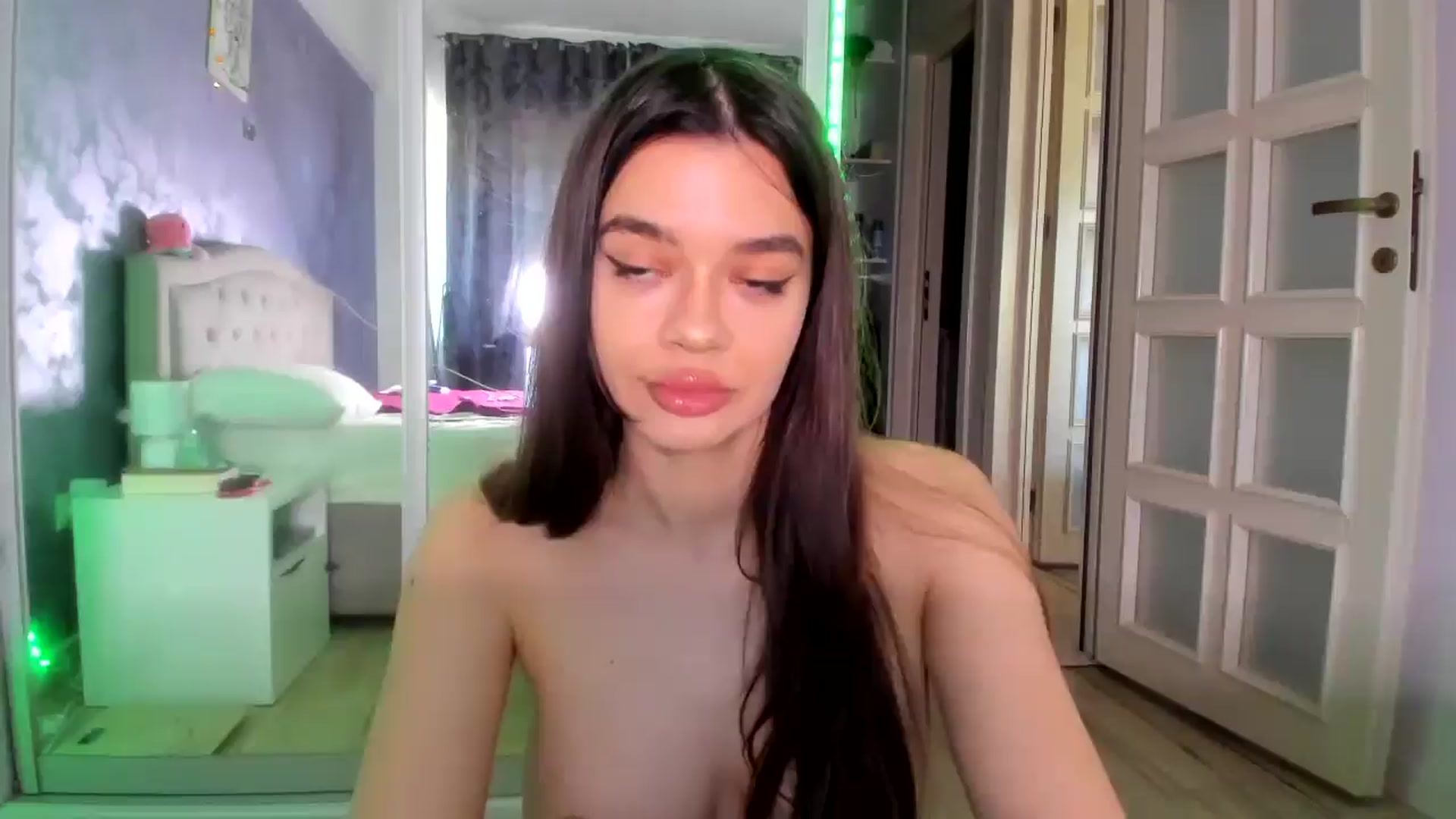 Gallery image thumbnail from Miss_Medyson's myfreecams stream on, 04/22/2025, 09:18 image 1 of 20