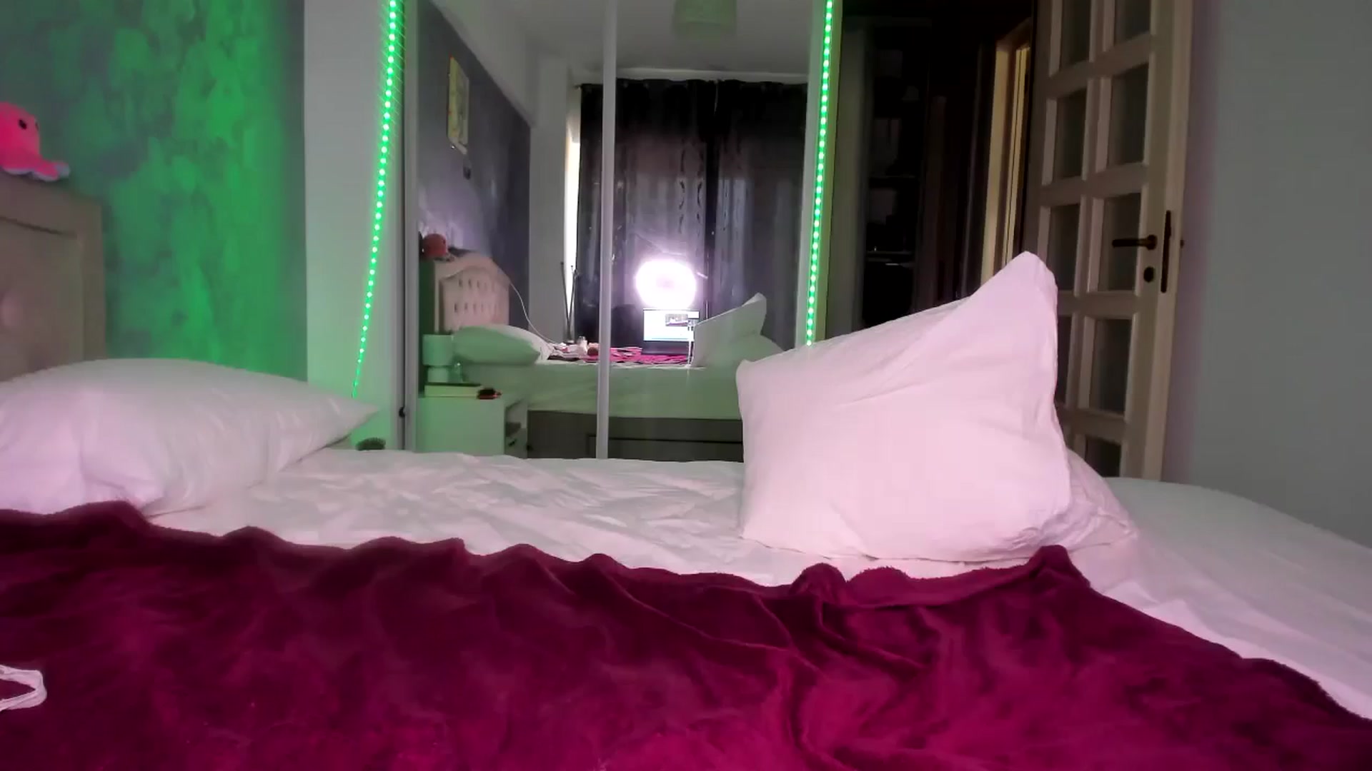 Gallery image thumbnail from Miss_Medyson's myfreecams stream on, 04/22/2025, 10:52 image 12 of 20