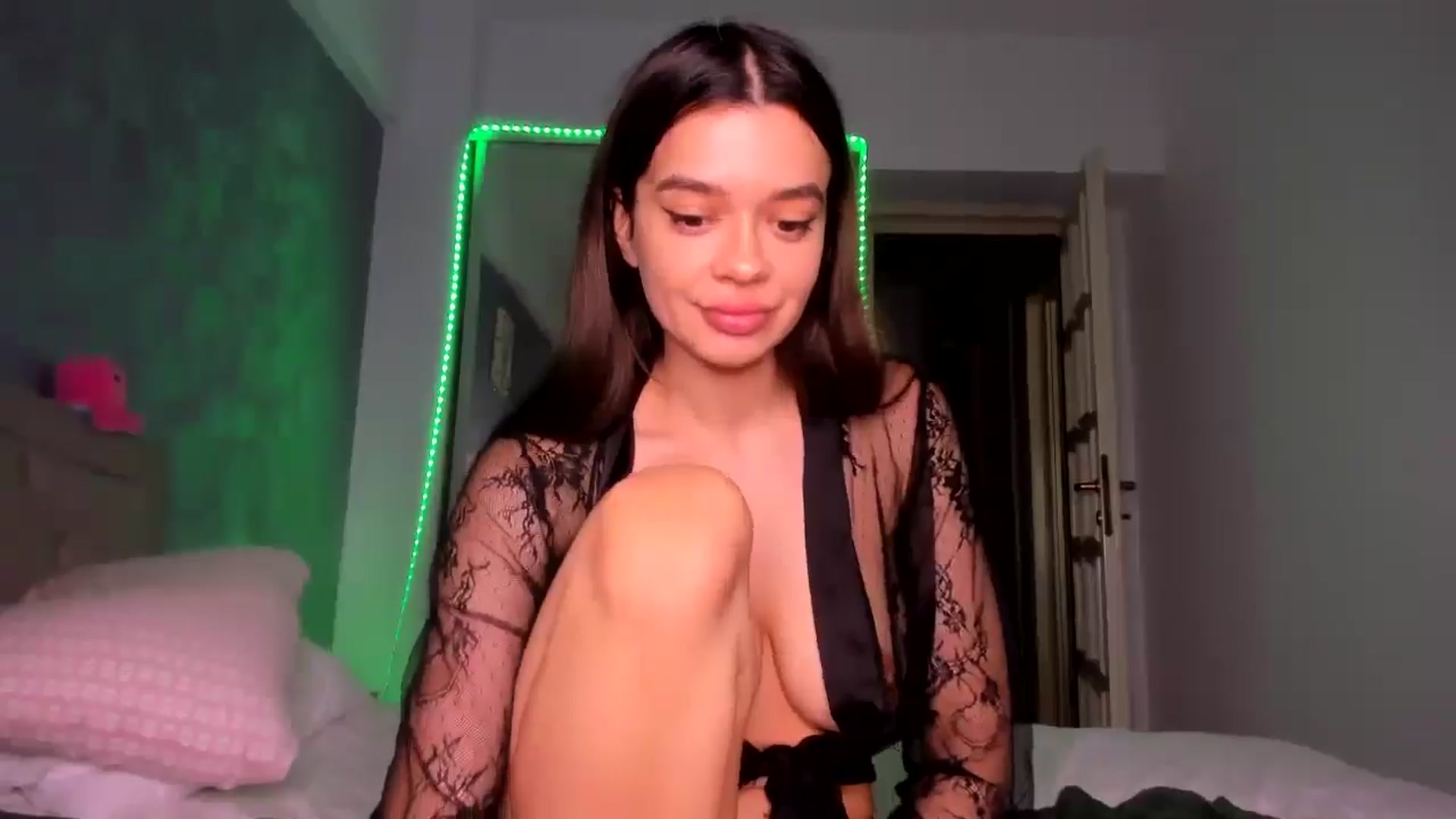 Gallery image thumbnail from Miss_Medyson's myfreecams stream on, 04/27/2025, 10:47 image 20 of 20