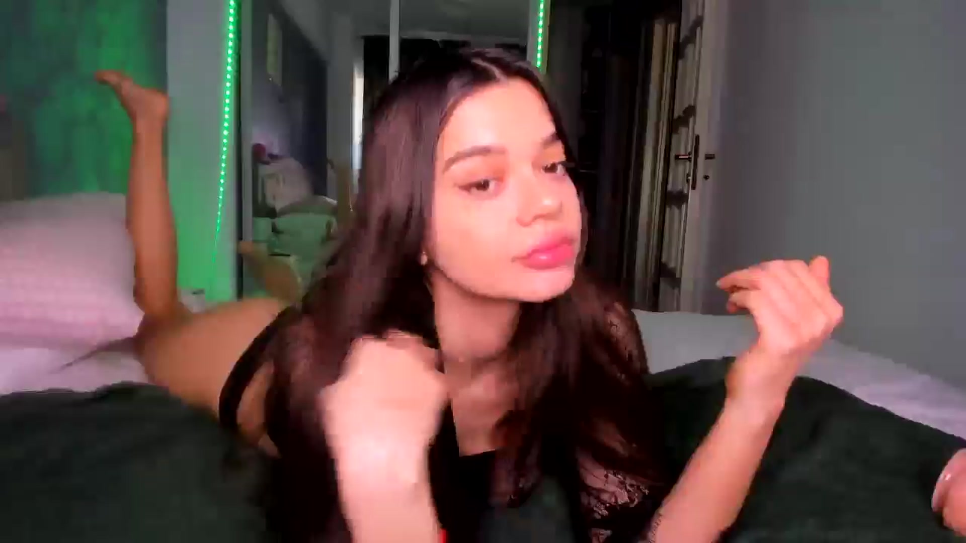 Gallery image thumbnail from Miss_Medyson's myfreecams stream on, 04/27/2025, 10:47 image 3 of 20