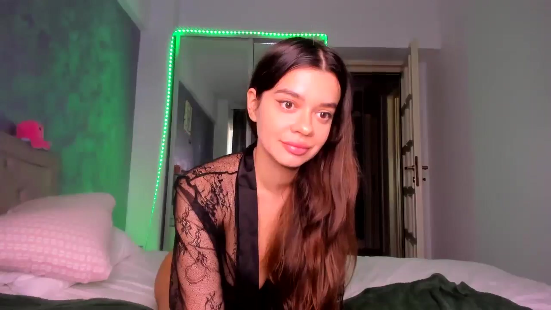 Gallery image thumbnail from Miss_Medyson's myfreecams stream on, 04/27/2025, 10:47 image 17 of 20