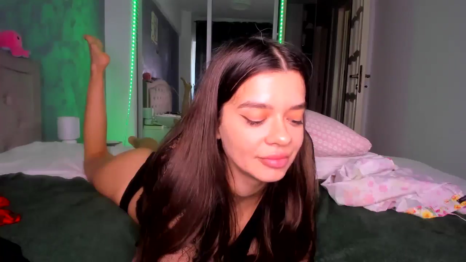 Gallery image thumbnail from Miss_Medyson's myfreecams stream on, 04/27/2025, 13:23 image 15 of 20