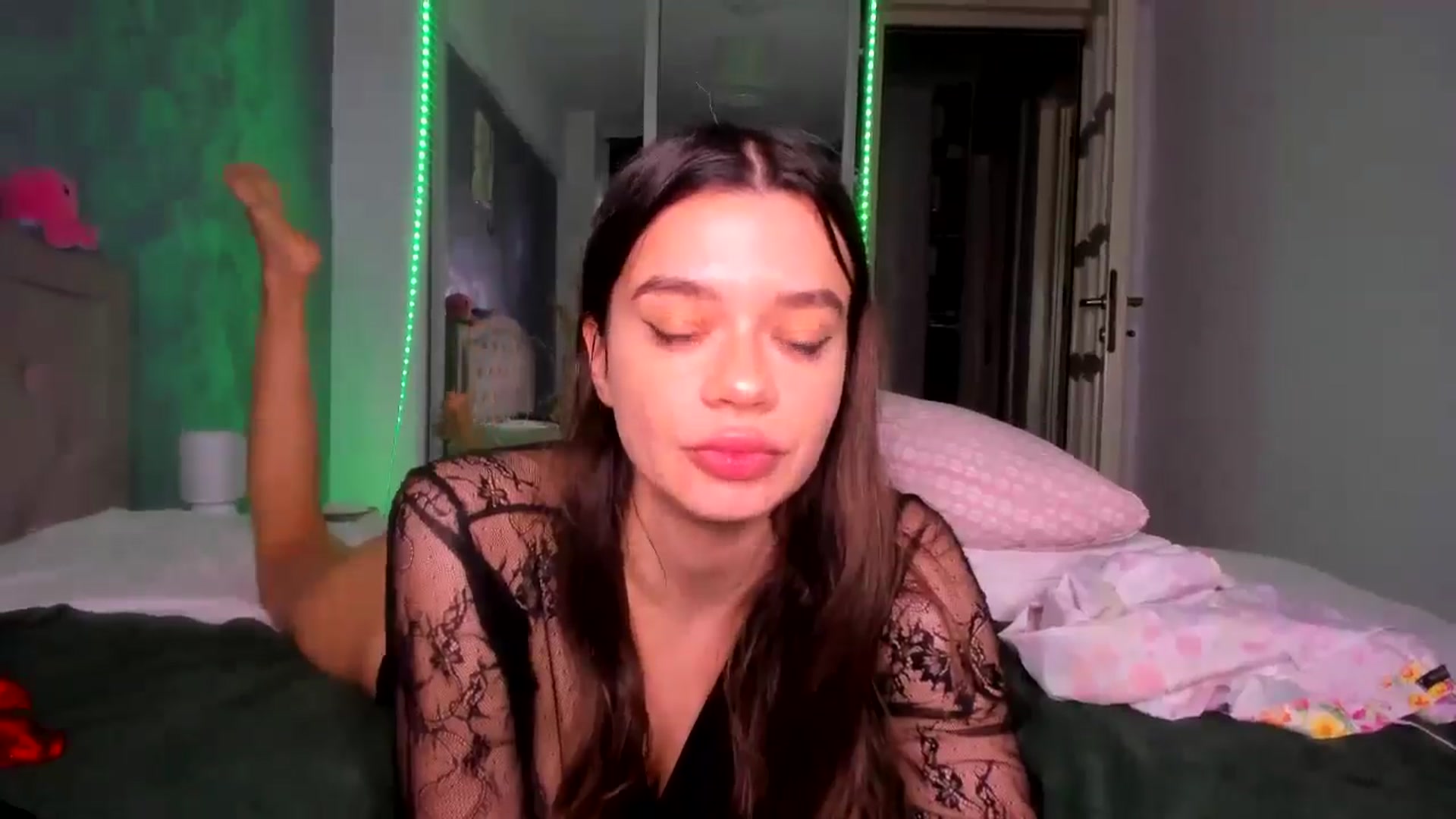 Gallery image thumbnail from Miss_Medyson's myfreecams stream on, 04/27/2025, 13:23 image 5 of 20