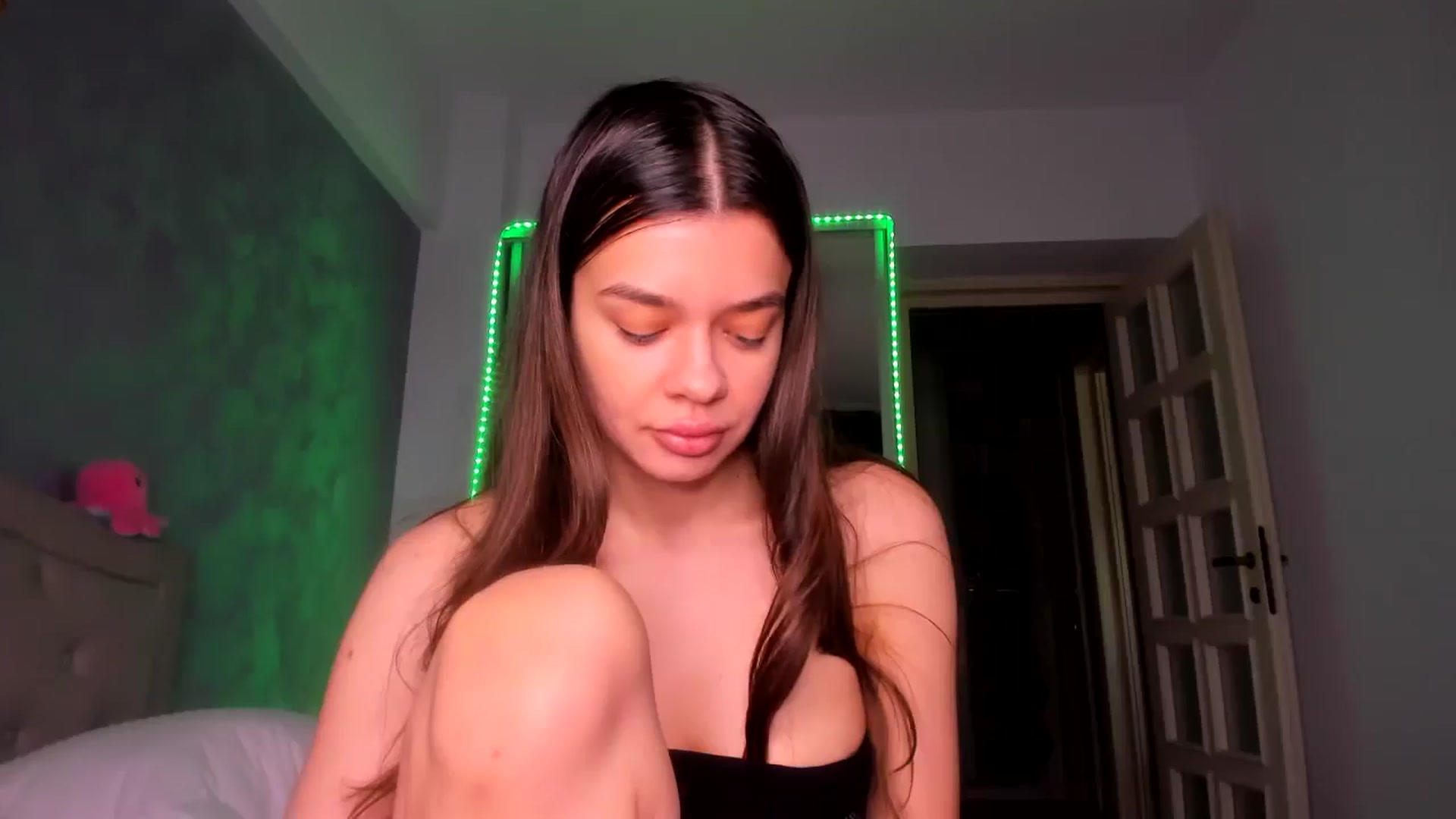 Gallery image thumbnail from Miss_Medyson's myfreecams stream on, 05/02/2025, 11:20 image 13 of 20